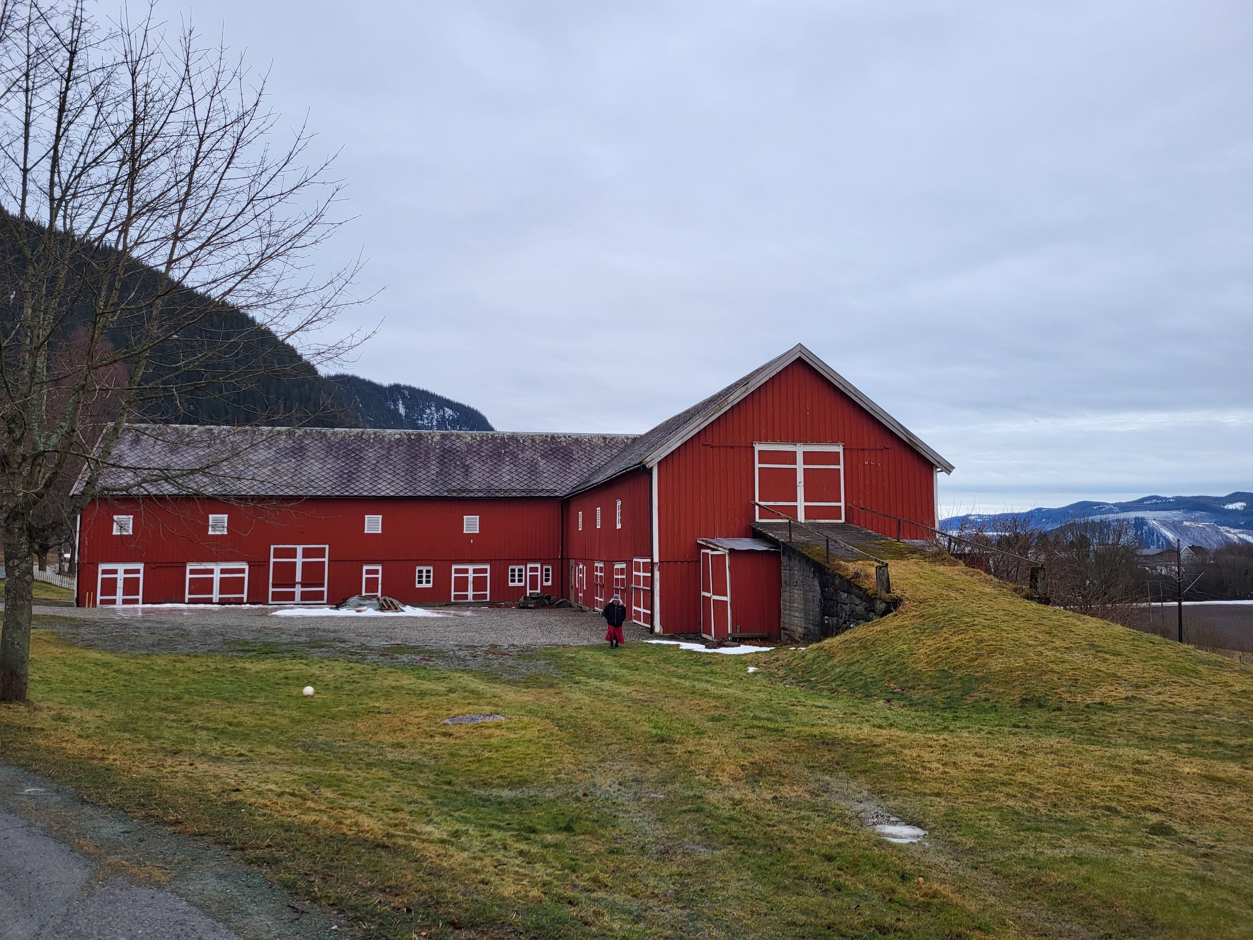  Den store vinkellåven ved Prestegårdslåna skal nyttast til kurs og andre kulturelle arrangement. 