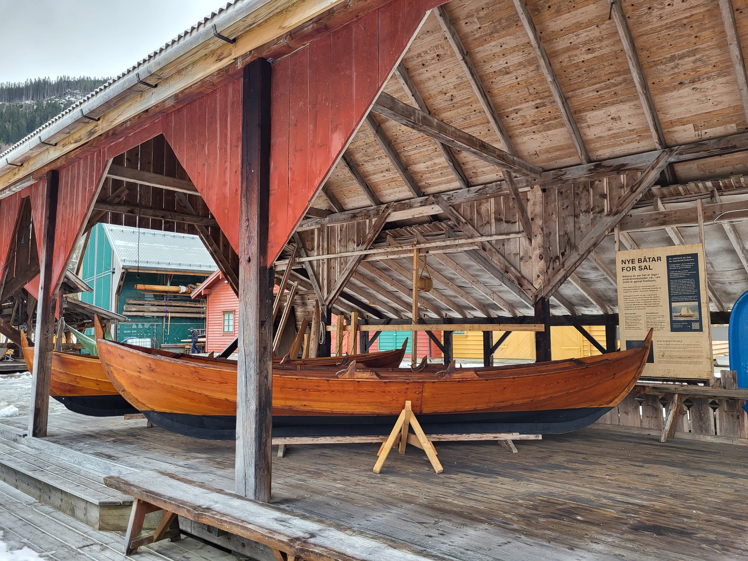  Det blir og restaurert og bygd småbåtar. 