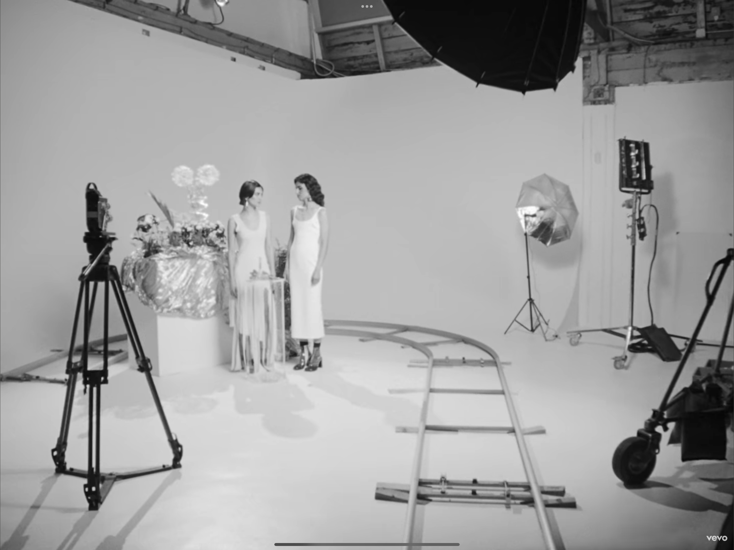 Raat Ki Rani, Arooj Aftab (music video)