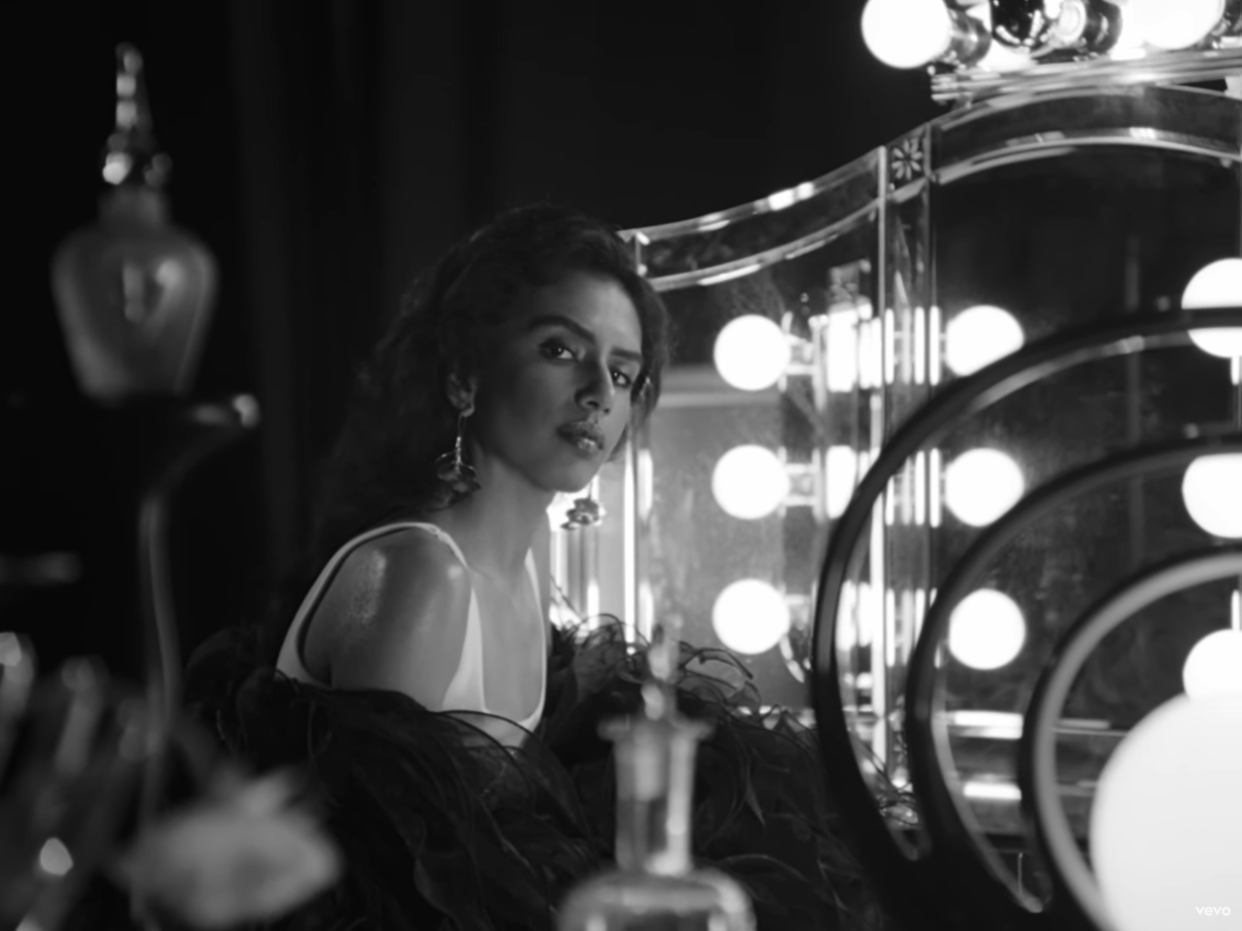 Raat Ki Rani, Arooj Aftab (music video)