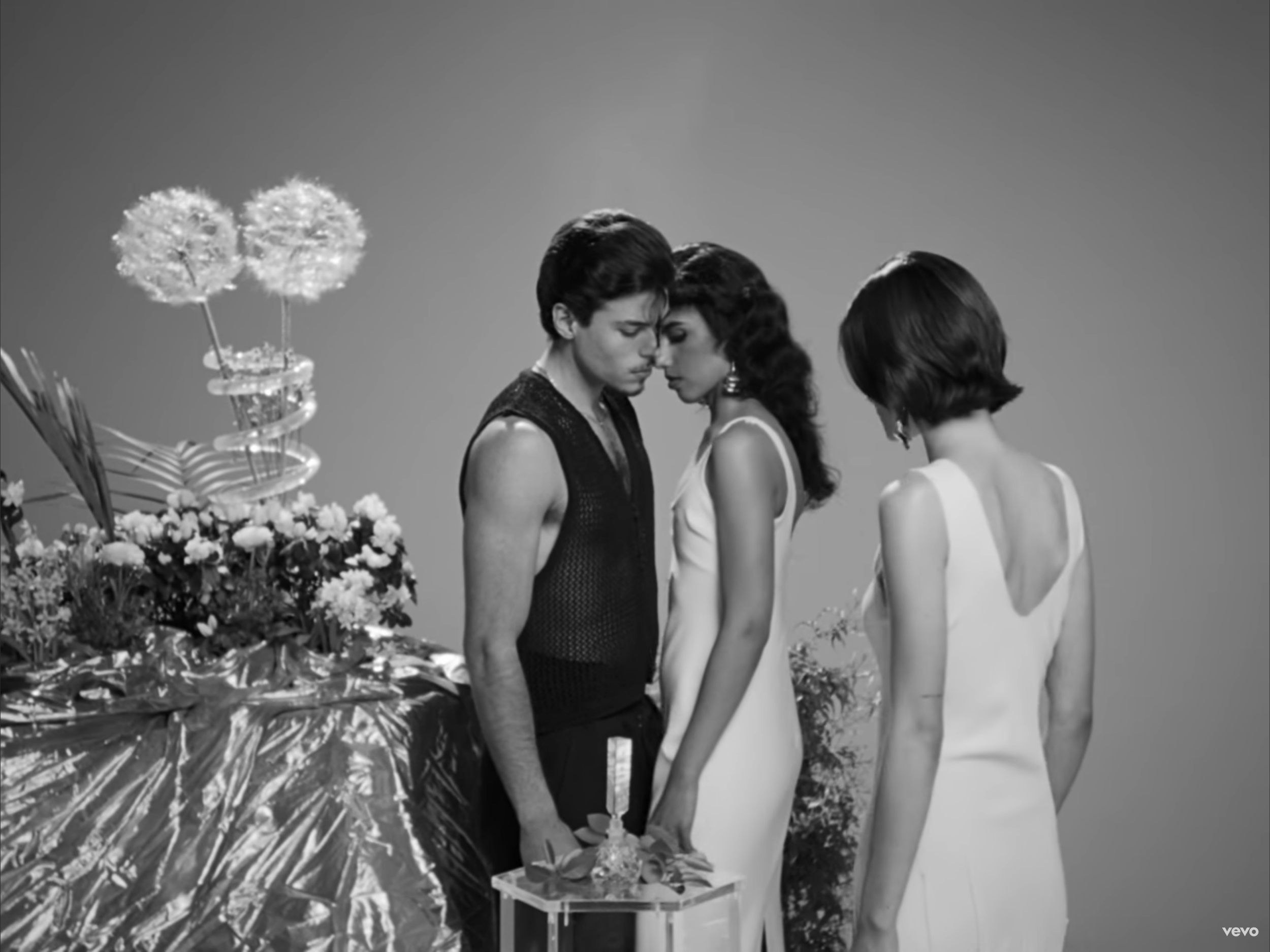 Raat Ki Rani, Arooj Aftab (music video)