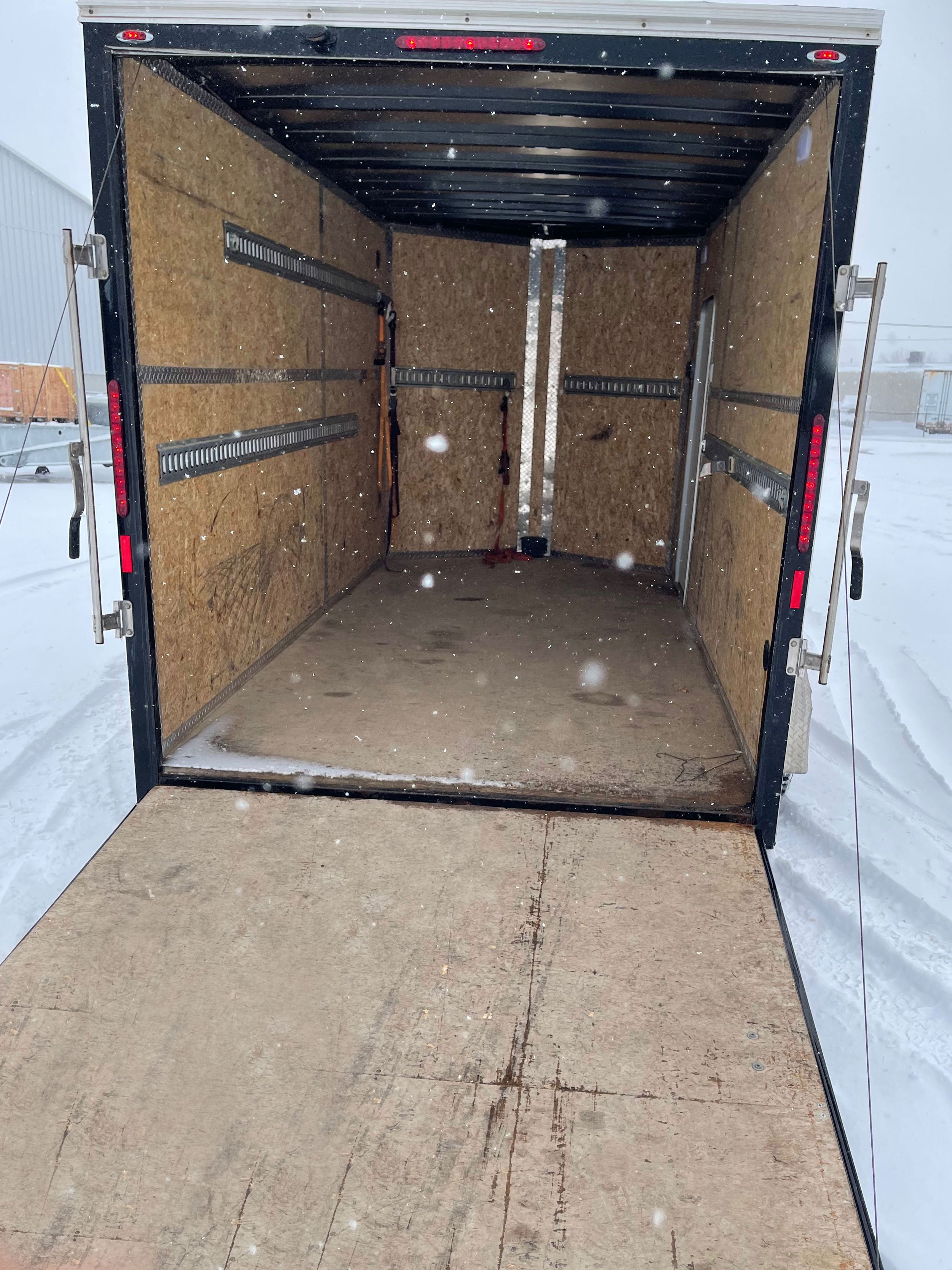 inside-tandem-axel-7x16-v-nose-enclosed-trailer-rental-KDR-Rentals-Transport.jpg