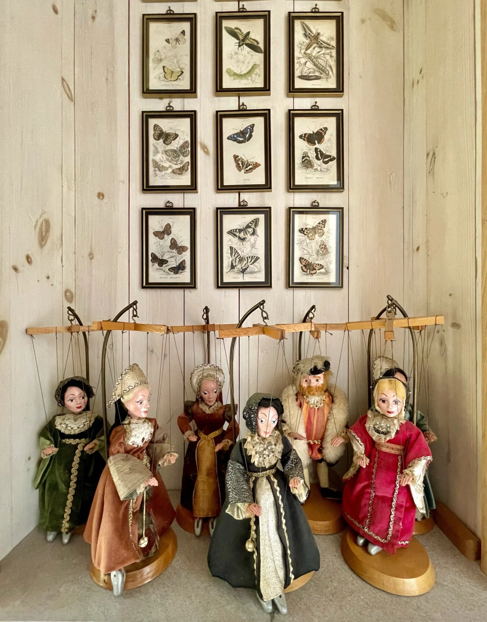 Collections — Scully and Scully, Inc.