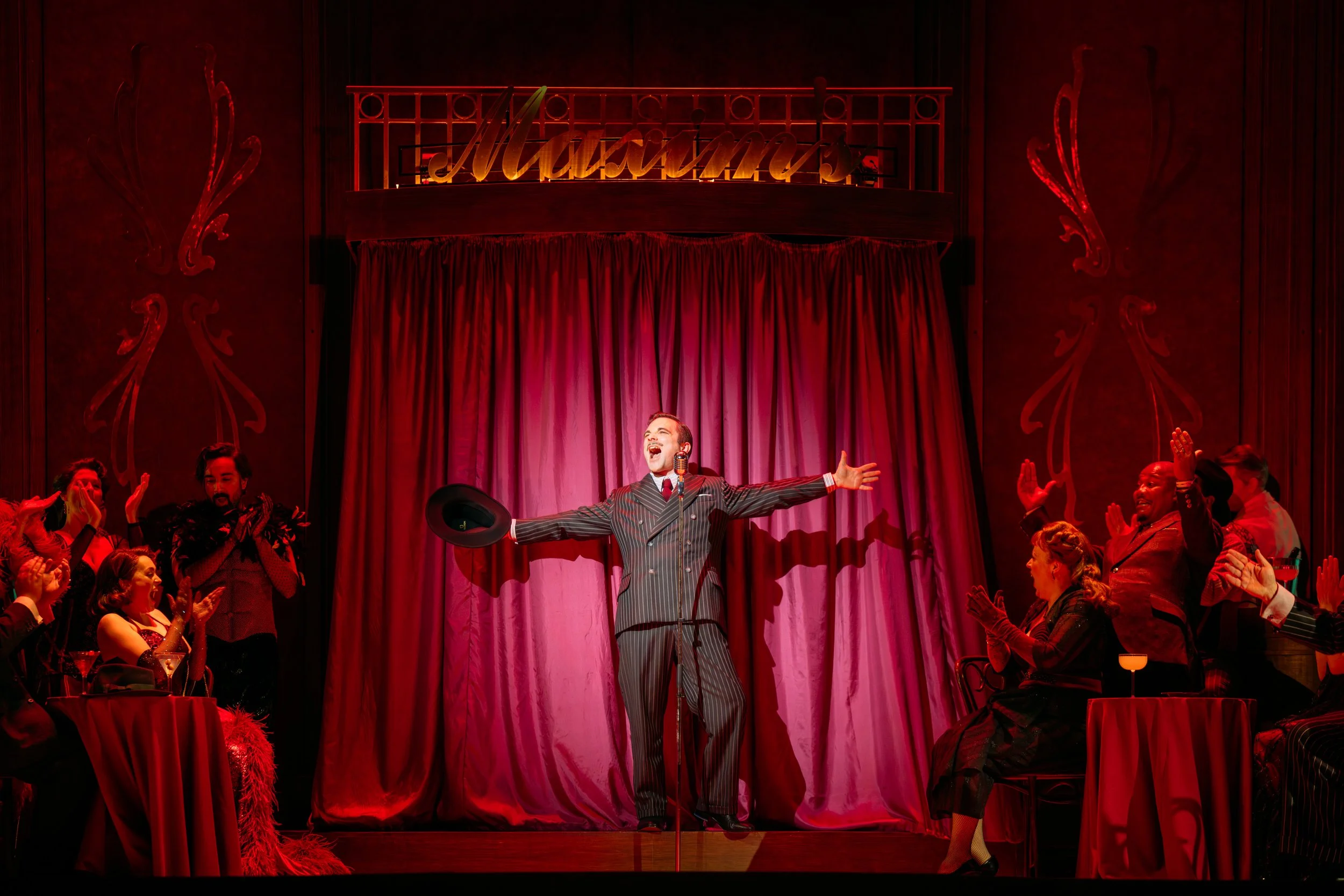 matthew-kellett-nicky-negus-in-the-merry-widow-credit-mihaela-bodlovic-2.jpg