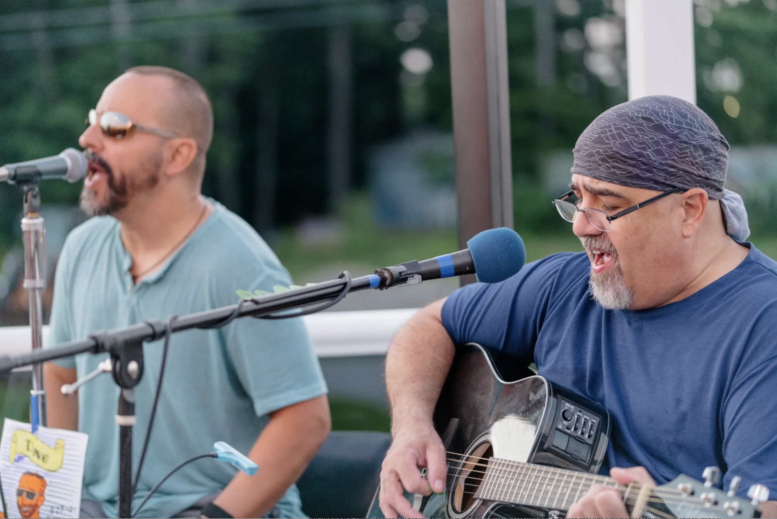 Live music with Common ground