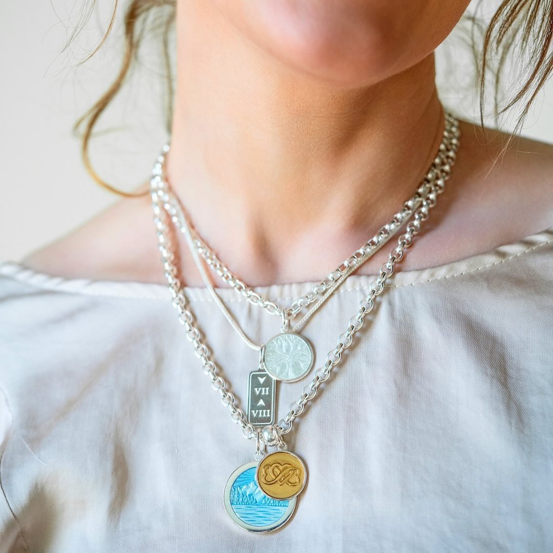 🌟 Celebrate the unbreakable bond between a Mother and her Son with our Mother &amp; Son pendant - &ldquo;A Love That Has No End.&rdquo; 🩷 &ldquo;There has never been, nor will there ever be, anything quite so special as the bond between us.&rdquo; 