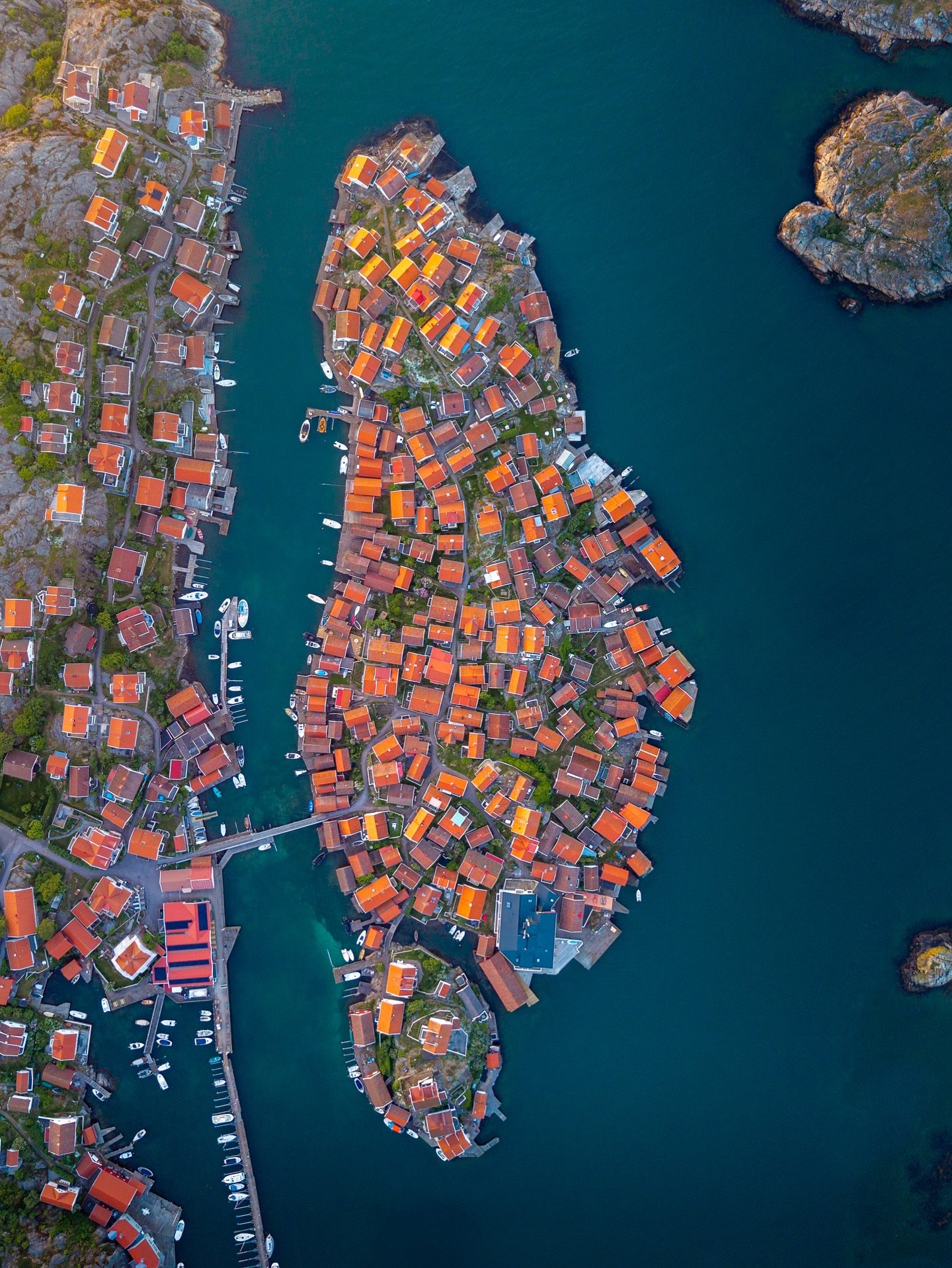 The beehive 🐝 - the island of Gullholmen is one of the oldest fishing villages at the Swedish West Coast and the country&rsquo;s most densely populated island 😁.
.
.
.
#gullholmen #v&auml;stsverige #westsweden #droneshots #swedenfromabove #sweden #