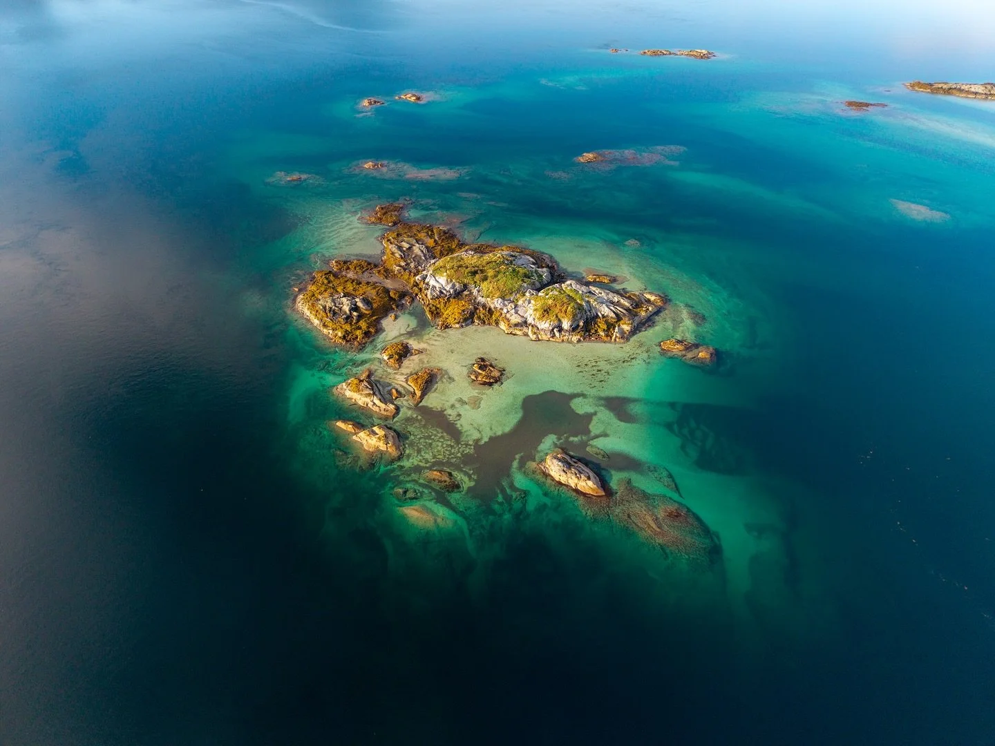 The Caribbean of the North 🏝️. Can you actually believe that you find those crystal-clear turquoise waters in northern Norway 🇳🇴?

I can&rsquo;t wait to go back and explore more of this fascinating area 🤩
.
.
.
#northernnorway #djiair3s #dji #vis