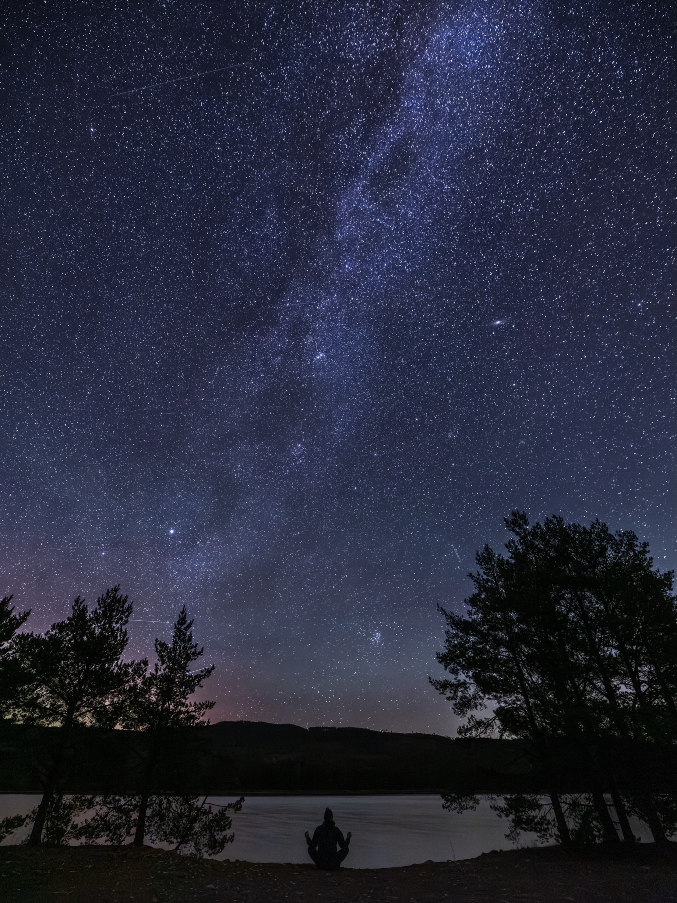 Meditation under the Milky Way 🌌✨

Two nights ago, I found myself sitting by a quiet lake in Dalarna, surrounded by darkness, silence and thousands of stars above my head.

Moments like these remind me why I fell in love with photography in the firs