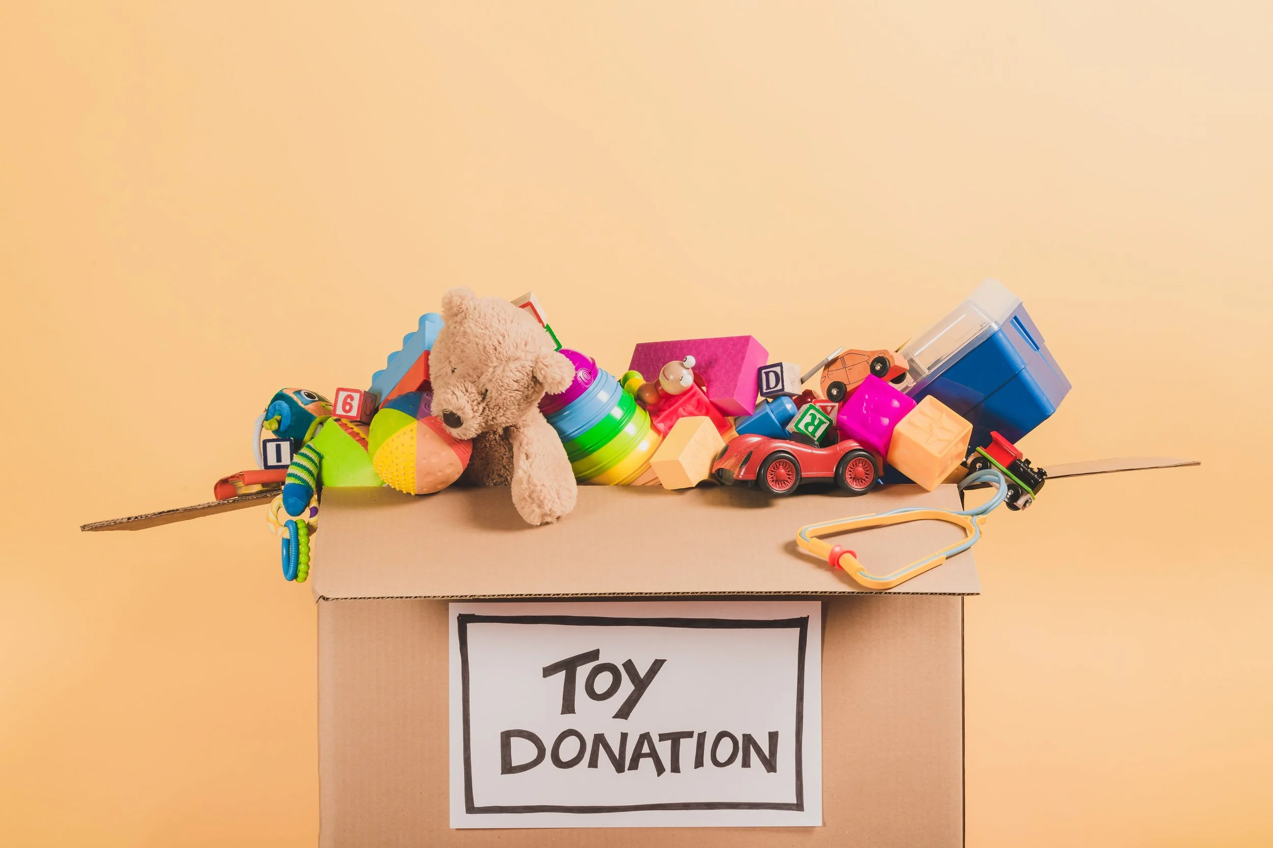 Ways to Give Back This Holiday Season in Pleasanton