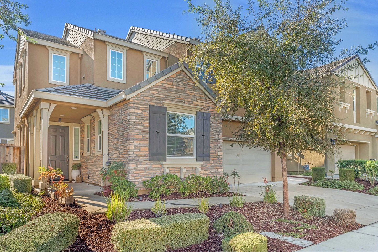 Just Listed in Antioch! 🏠
List Price: $740,000
4 BED | 3 BATH | 2,389 SQFT
Listed By: Carrie Schwabacher @carrieschwabacher 

Step into this modern 2 story home at 5487 Alvar Loop!

Built in 2020 and filled with natural light, this home has soaring 