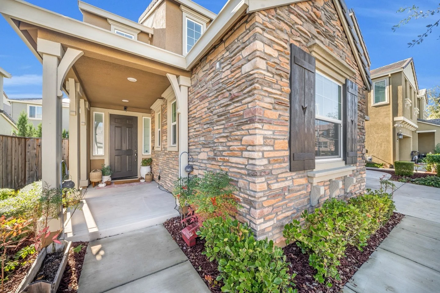 NOW PENDING! 🎉 

5487 Alvar Loop, Antioch, CA
4 BED | 3 BATH | 2,389 SQFT
PENDING AT $725,000

We are so excited to share that our listing in Antioch is now pending! Congratulations to Carrie Schwabacher @carrieschwabacher and her sellers! 🥂 

#Now