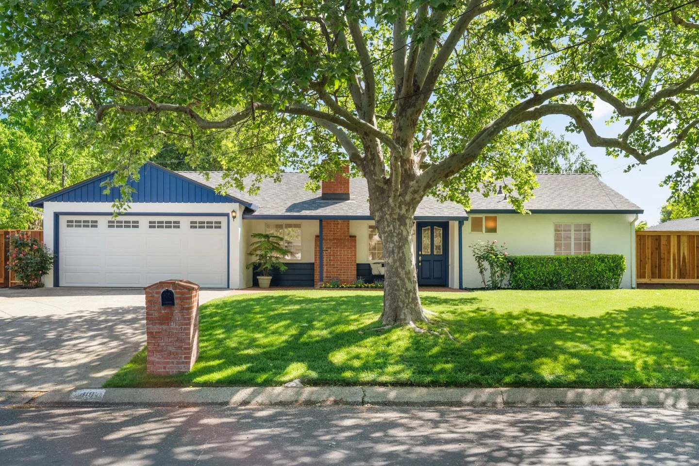 ✨ JUST SOLD ✨

419 Derby Ct, Pleasant Hill is officially SOLD for $75,000 over asking in just 5 days! 🎉🏡

Huge congratulations to Carrie Schwabacher @carrieschwabacher for getting this beautiful home sold with an incredible result for her sellers. 