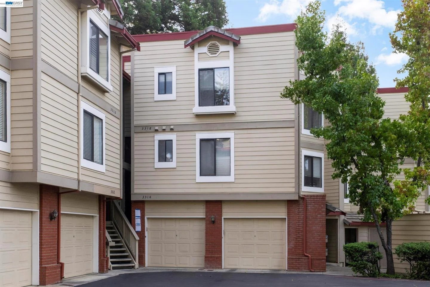 3318 Smoketree Commons Dr, Pleasanton