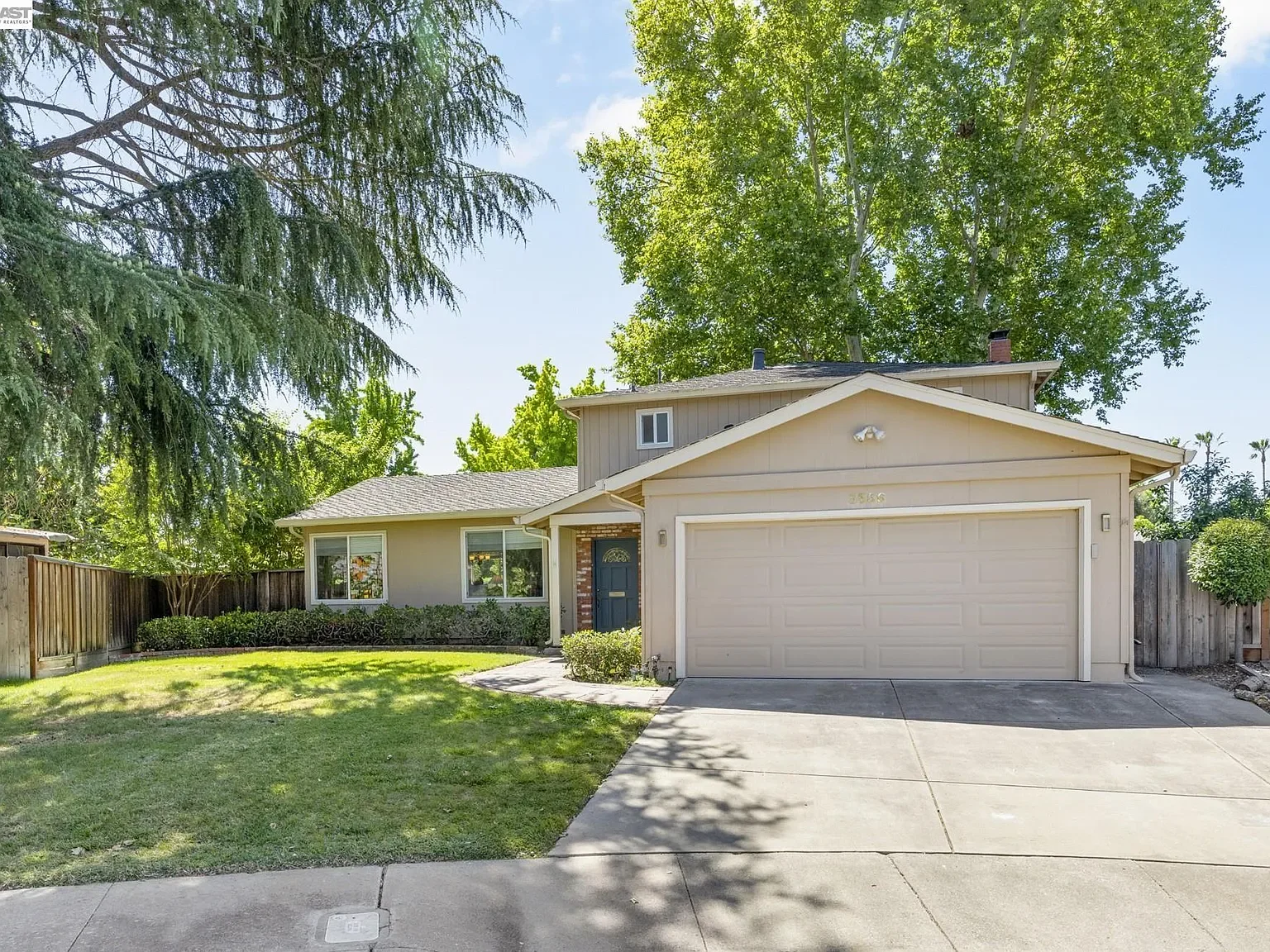 5556 Paseo Navarro, Pleasanton