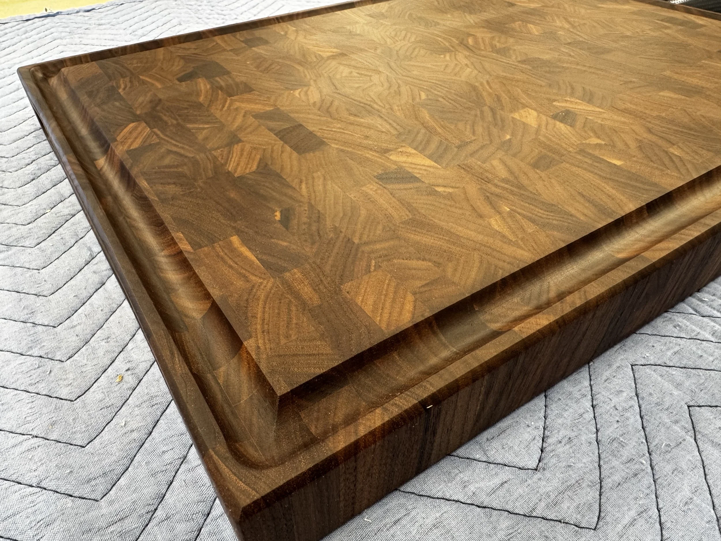 Walnut End Grain Cutting Board (16"x 22"x 2") - Juice Groove and Handles.