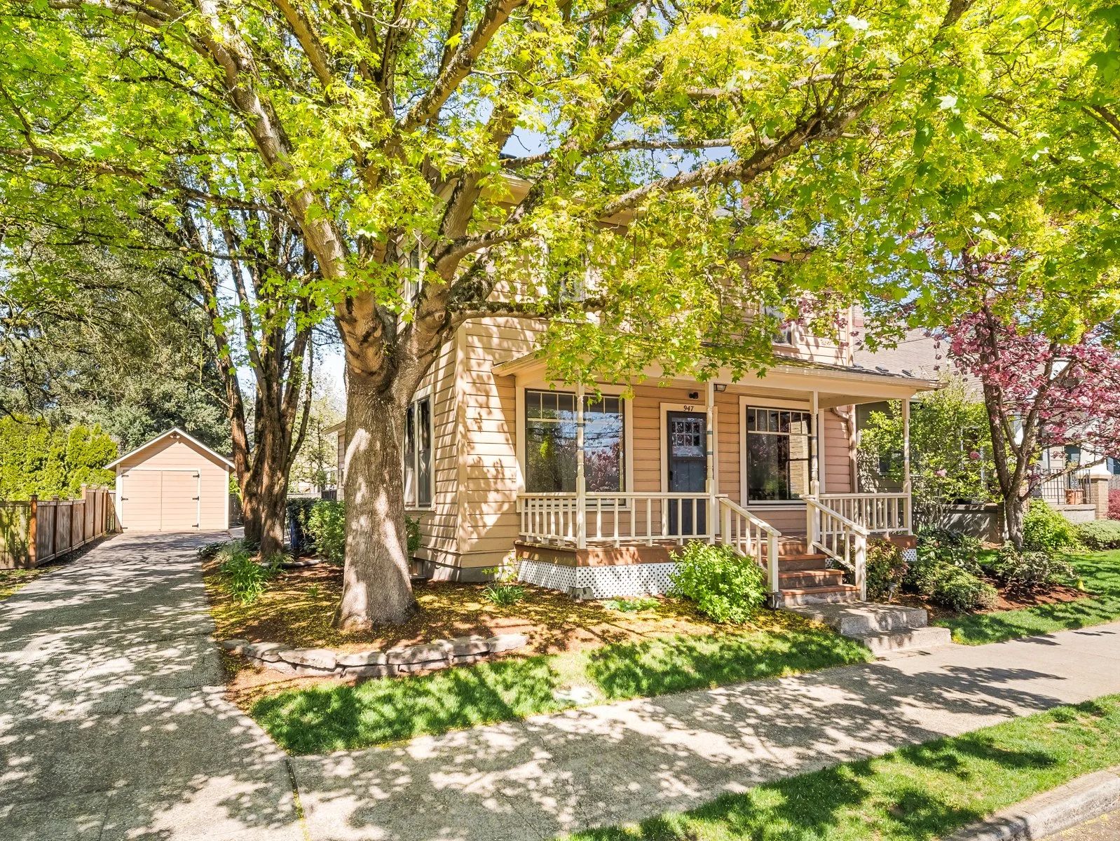 947 SE Spokane St-2.jpg