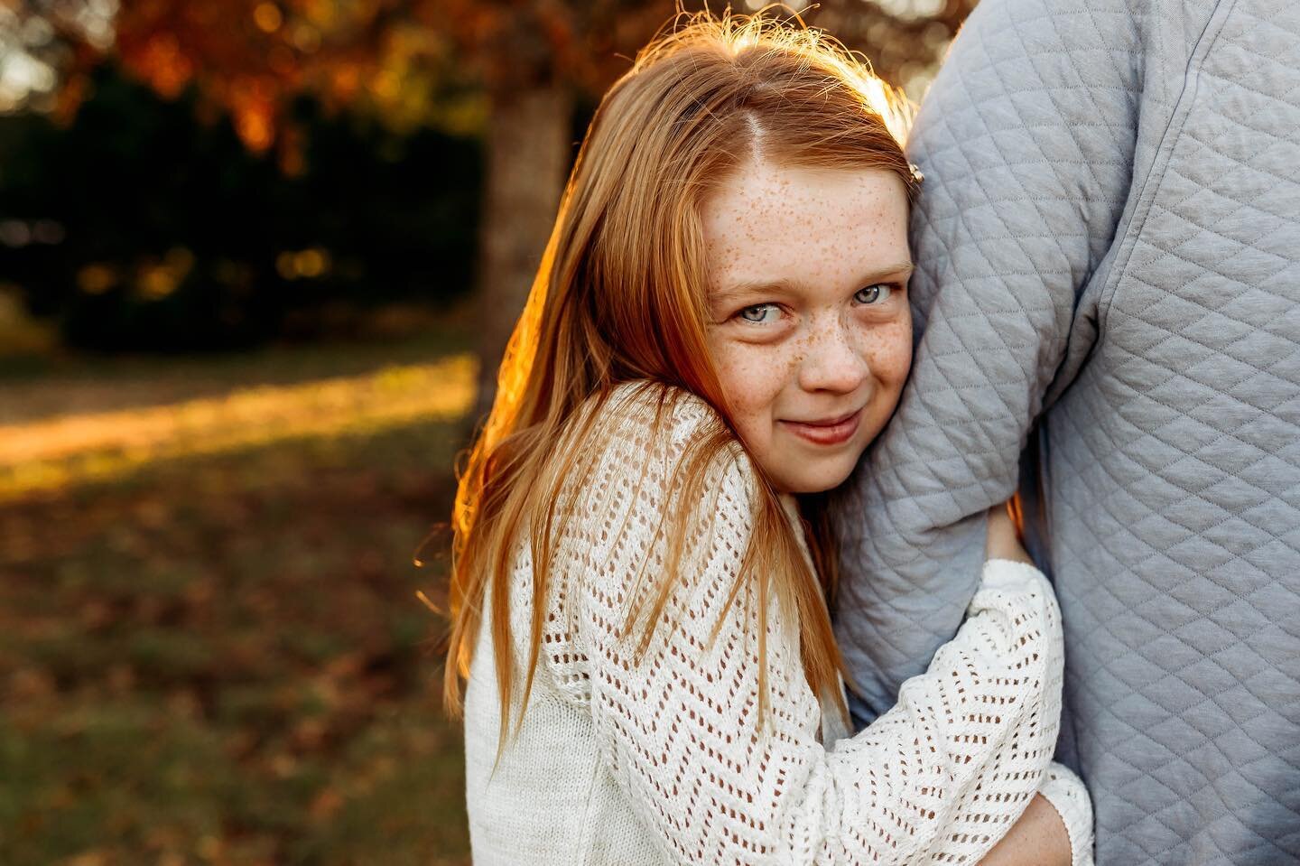 Sweet hugs. Sweet freckles 🧡

#Bethmillerphotography #letthembelittle #gingerhair #redheadbeauty #franklintn #springhilltn #tennesseephotographer