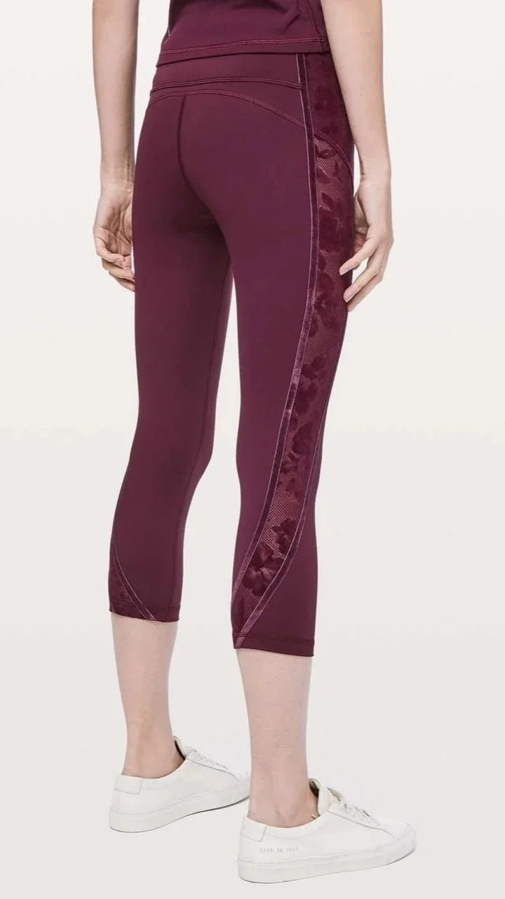 lululemon-wunder-under-crop-high-rise-flocked-21-dark-adobe-scatter-floral-dark-adobe-dark-adobe-036244-253332.jpg