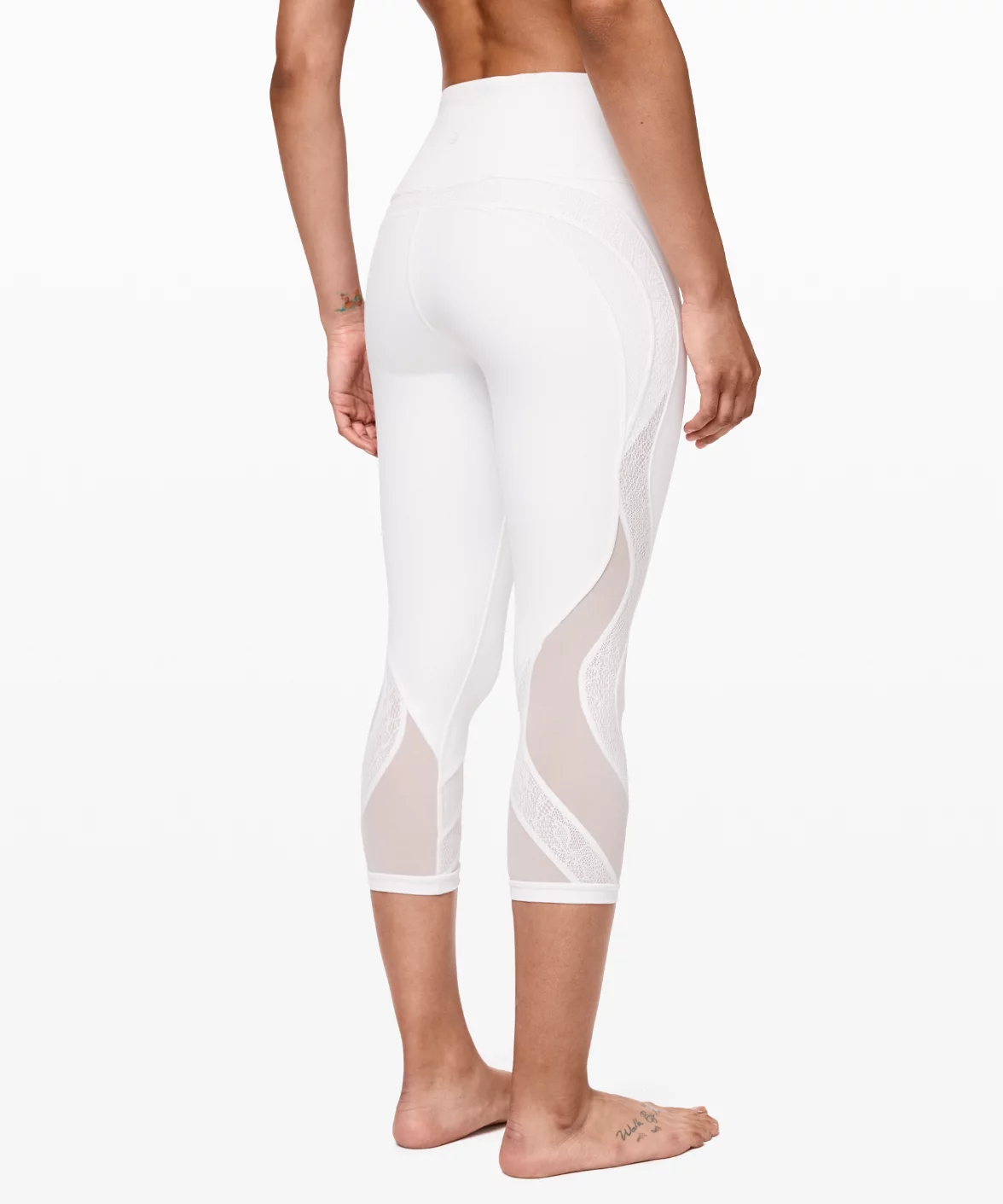 wu hr crop lace2.png
