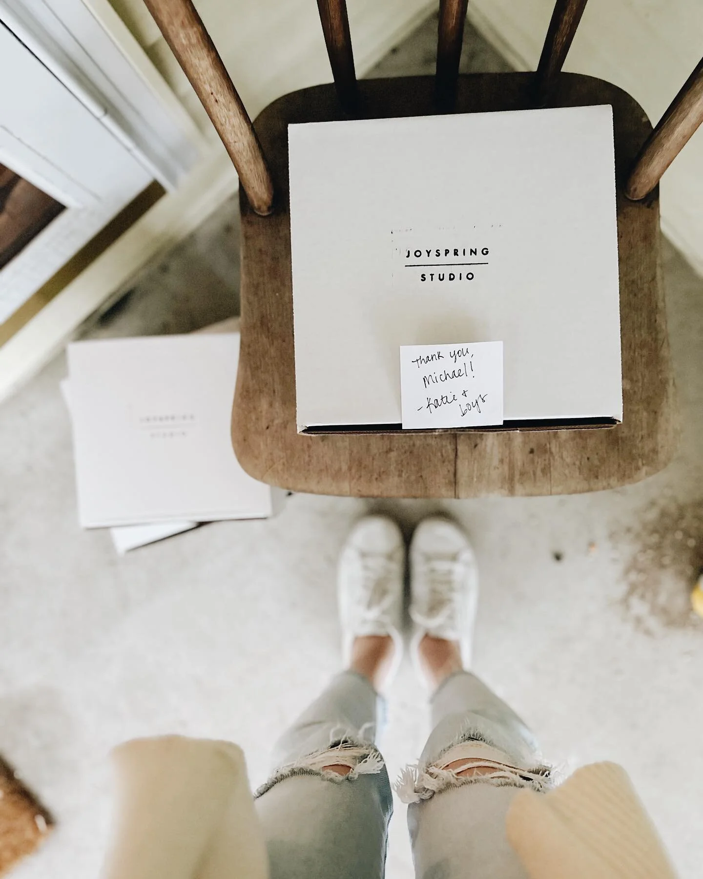 Love me some porch pick up orders by all the sweet dads giving their wives (and busy moms) the gift of REST. They&rsquo;re doing GOOD. And&hellip; it&rsquo;s kinda fun being apart of their Mother&rsquo;s Day undercover operations 😆. Grateful for eac