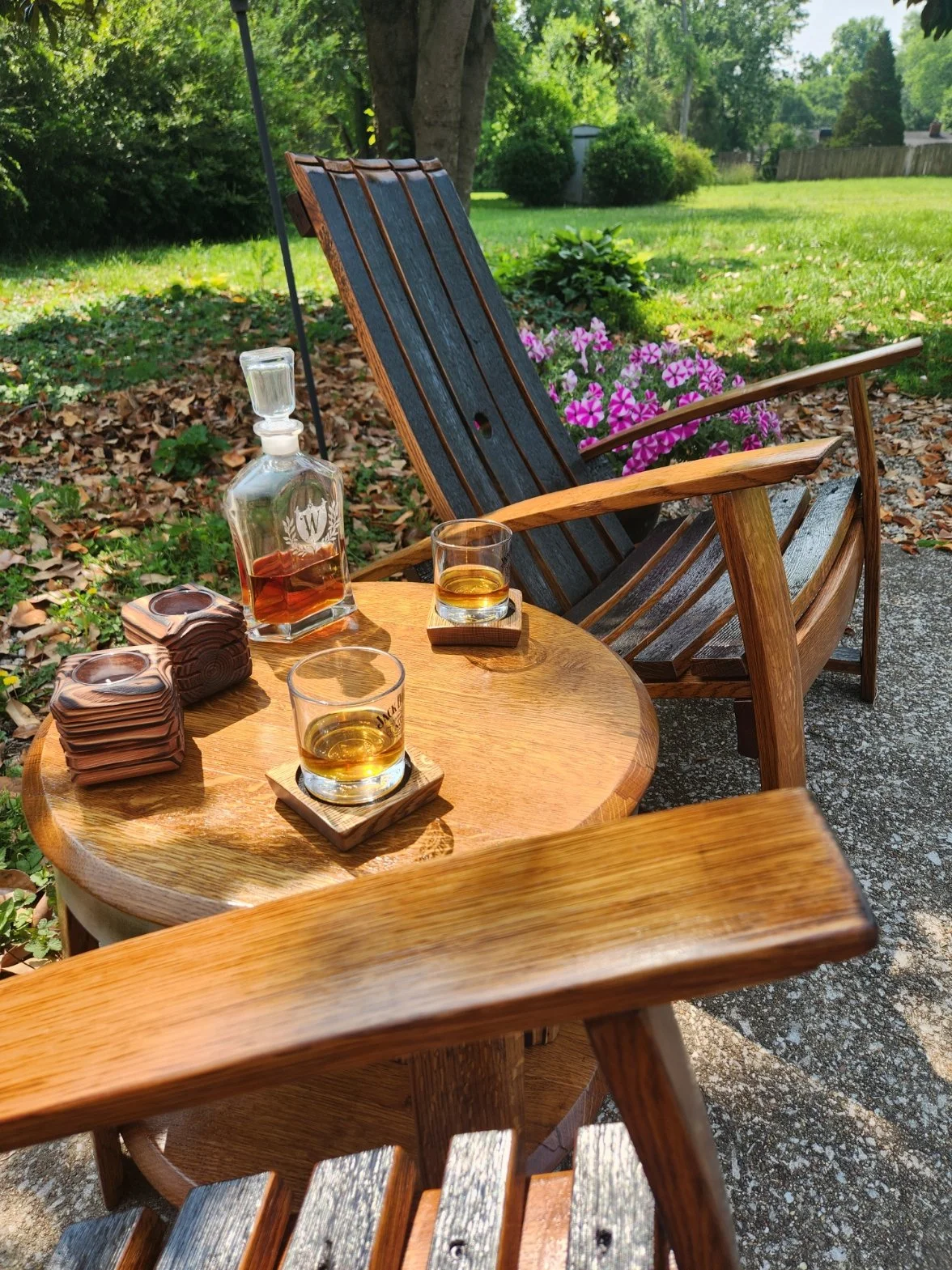 Whiskey_Barrel_Table_and_Chairs.jpg