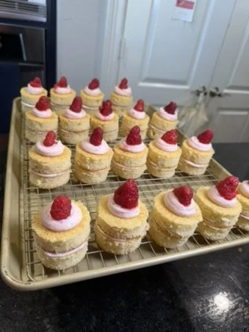 Champagne Mini Cakes