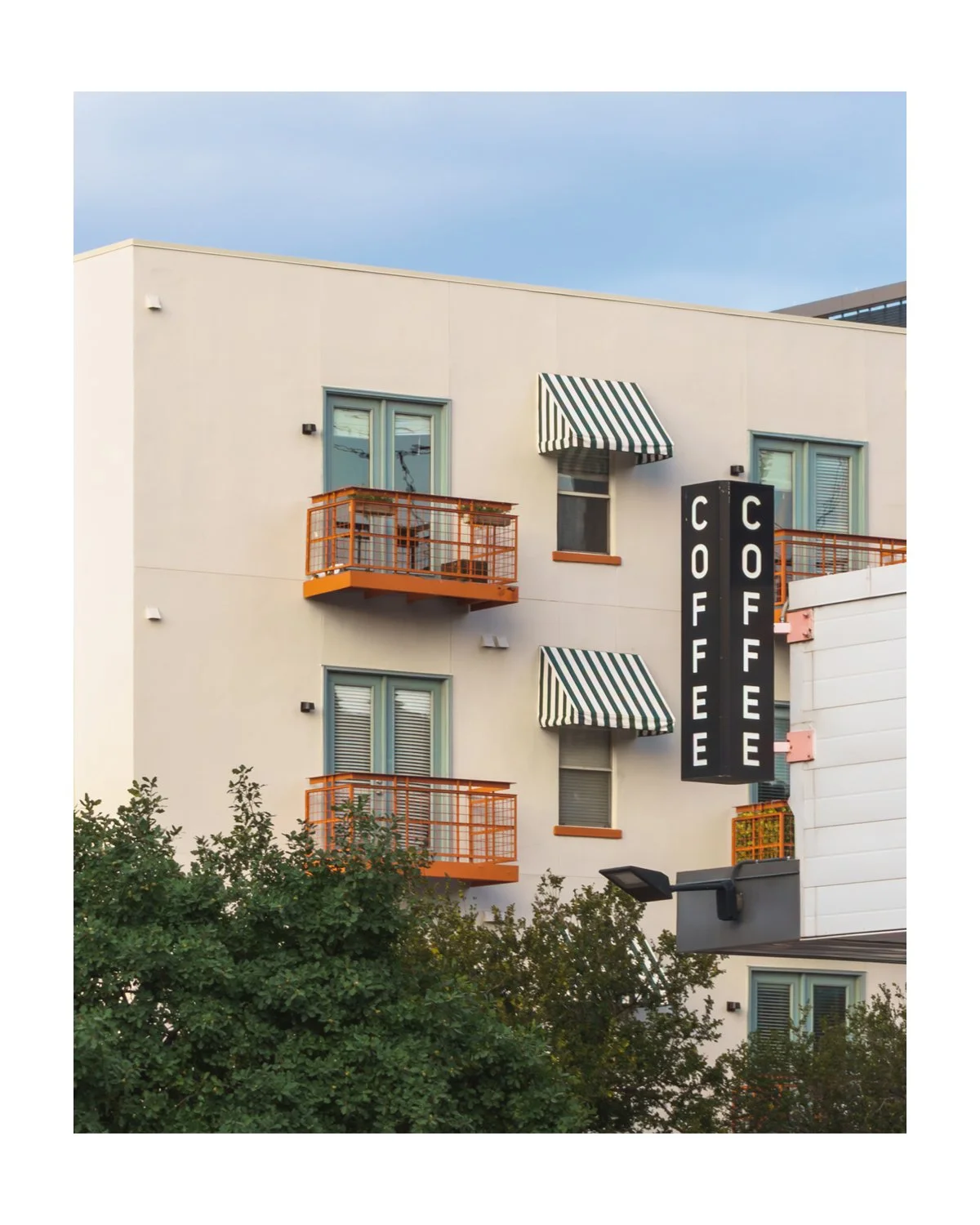 Balconettes B.jpg