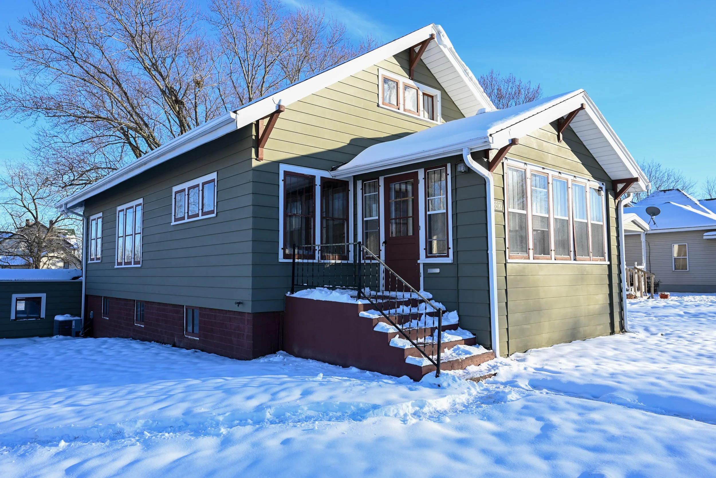 1802-1806 Superior Ave Duplex