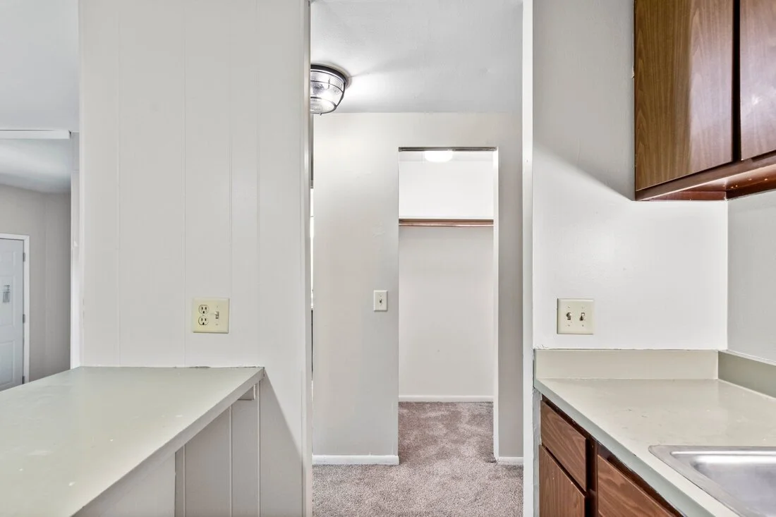 26-web-or-mls-1314-n-gammon-rd-unit-d_orig.jpg