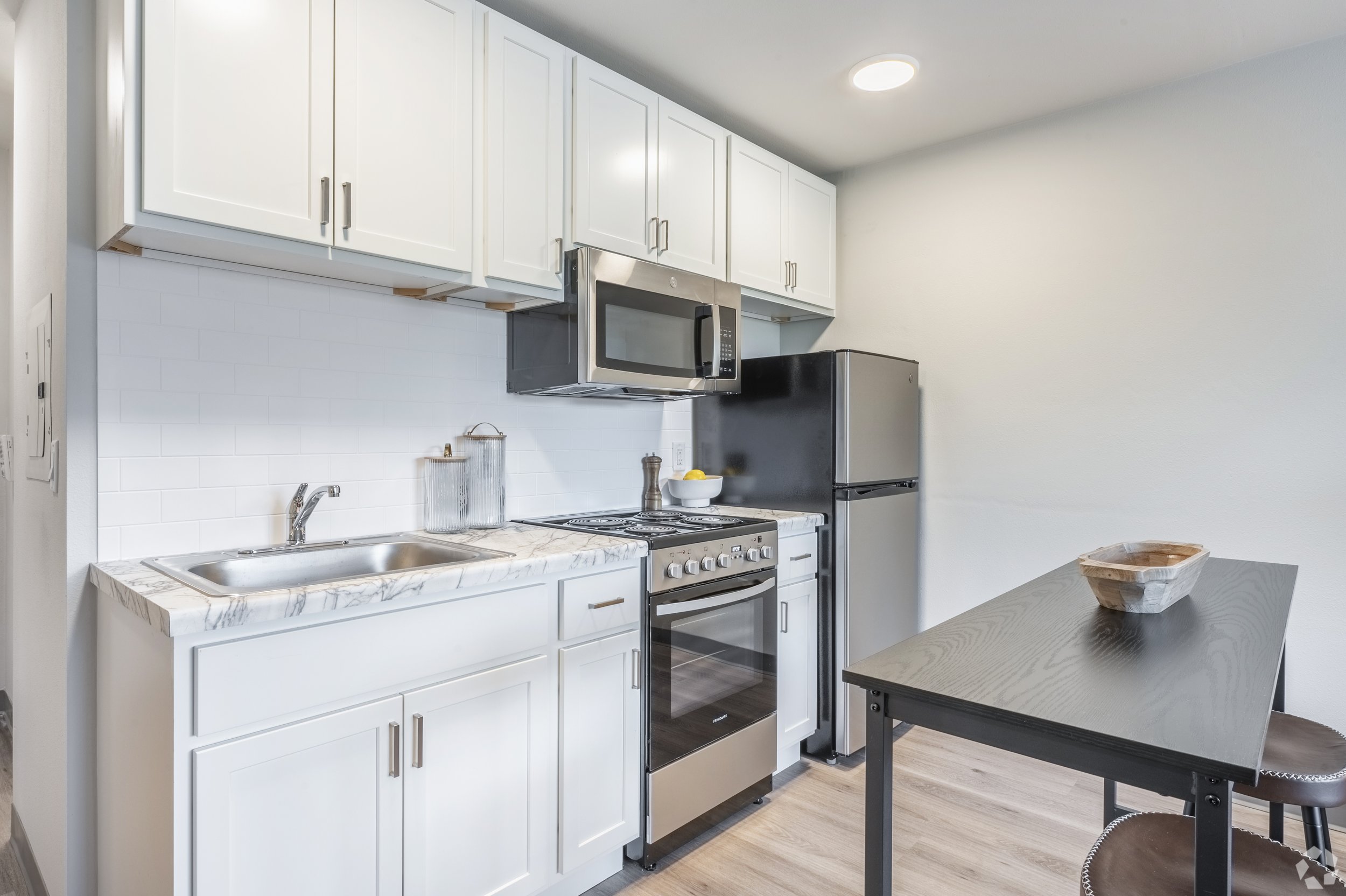 Sandburg-Studios 340sqft (1).jpg