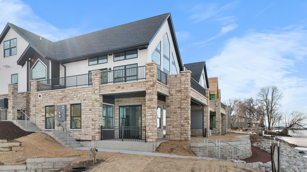 Monarch Lakeview Condominium Association