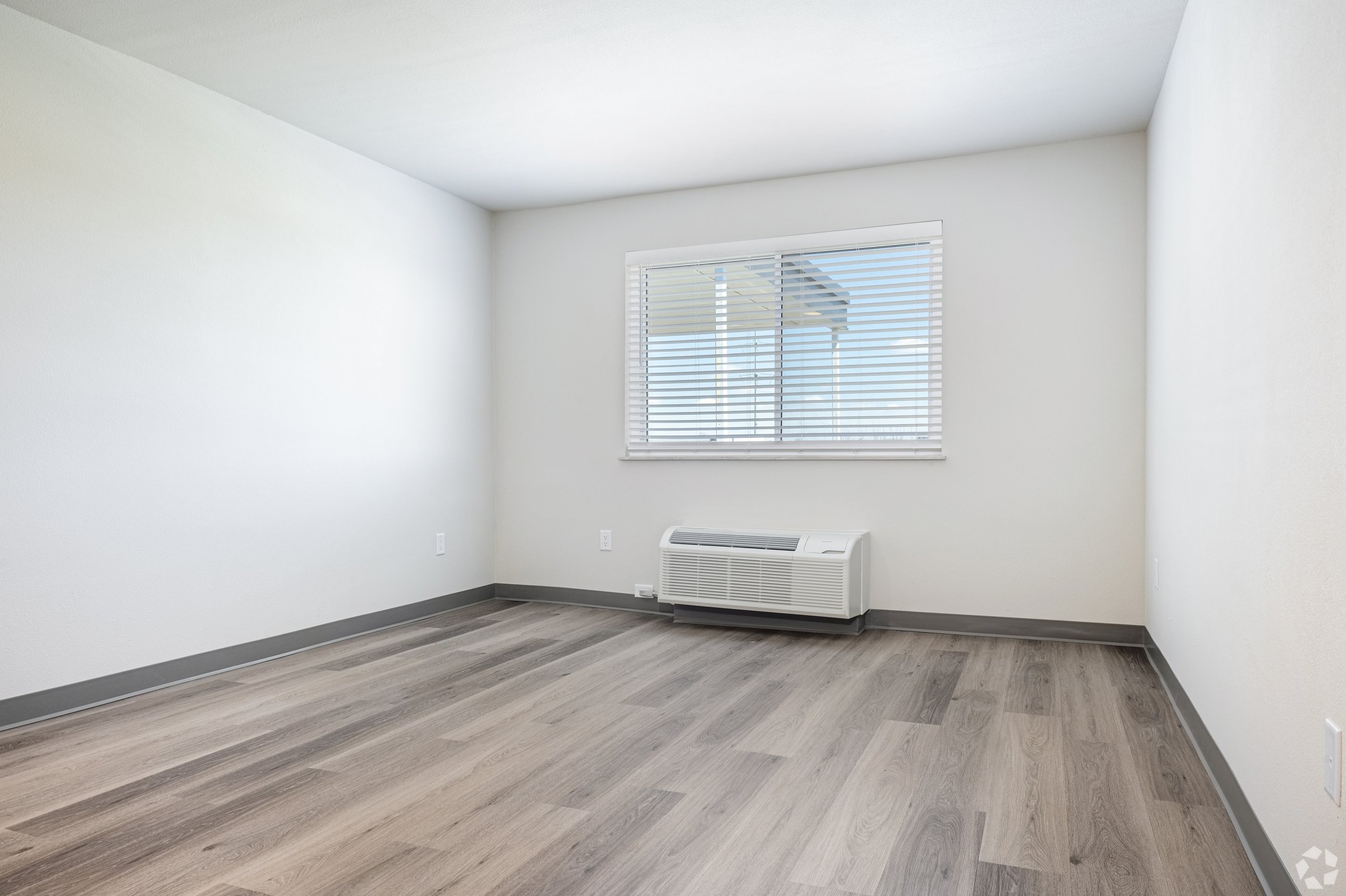 Sandburg-Studios 340sqft ADA (4).jpg