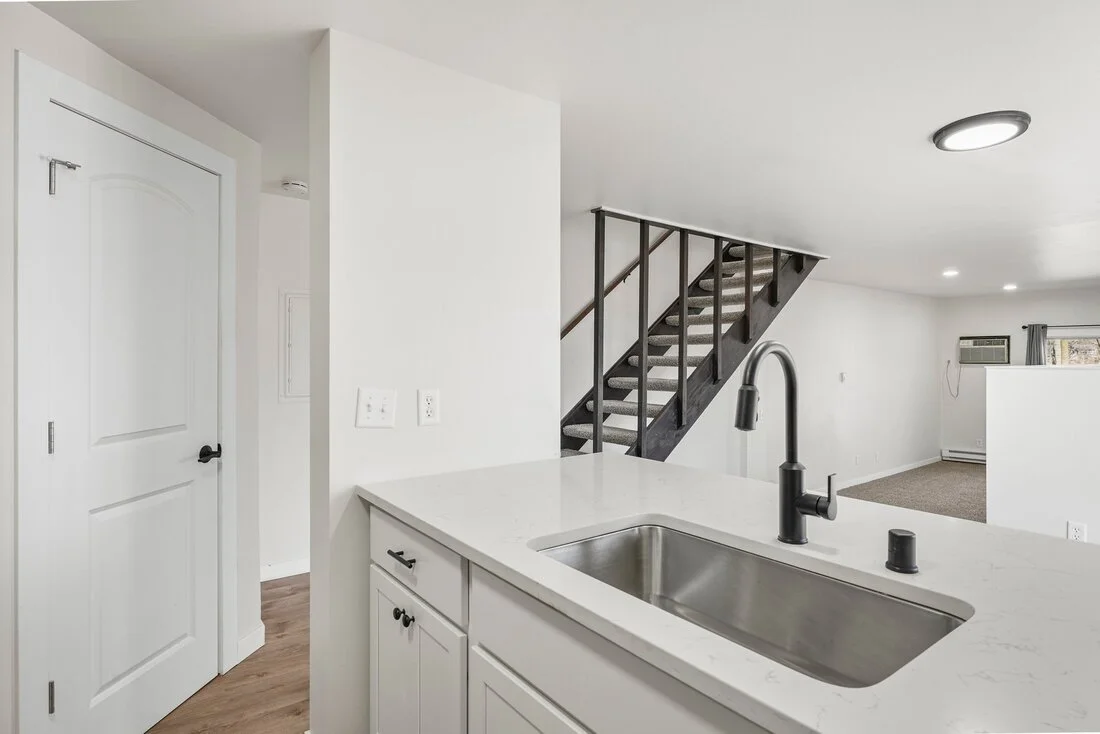 10-web-or-mls-1316-n-gammon-rd_orig.jpg