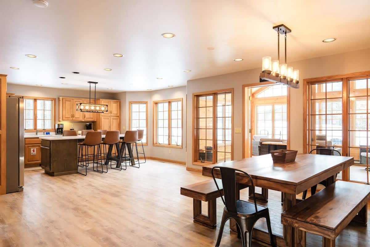 Airbnb and Vrbo, otherwise known as short term rentals offered through Patriot Properties. Vacation homes available in Wisconsin Dells, Sun Prairie, Madison, Warrens, Tomah, Baraboo and more!
