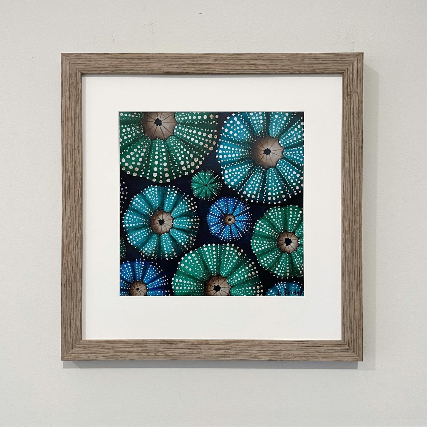 Bringing colour and texture from the print into the frame 💙💚 Art by @jobridgeartist and framed with the amazing &amp; almost invisible #ultravueglass 
.
.
.
#smallbusinessperth #thebalcattabuzz #picturesplusperth #perthcreatives #perthsmallbusiness