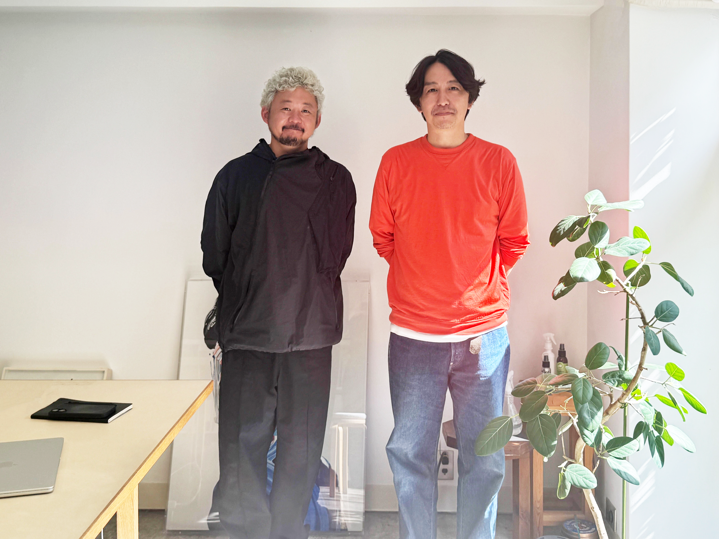 日本サインデザイン賞受賞を記念して、グラフィックデザイナーとの対談記事を公開しました。