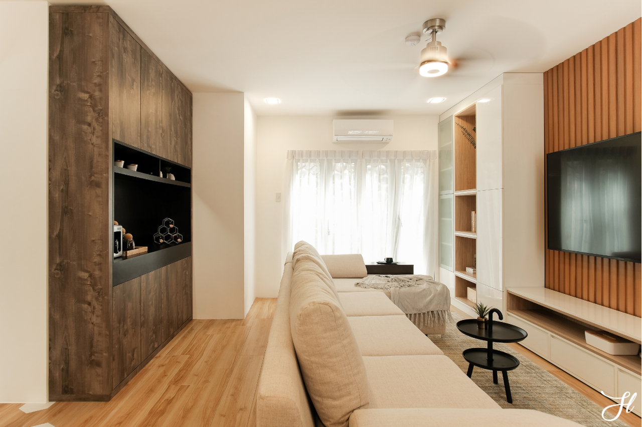 Designed for a California-based family who cherishes coming home to gather and entertain, A Residence embodies the warmth of family connection wrapped in refined modern elegance. Spanning 350 squa (26).png