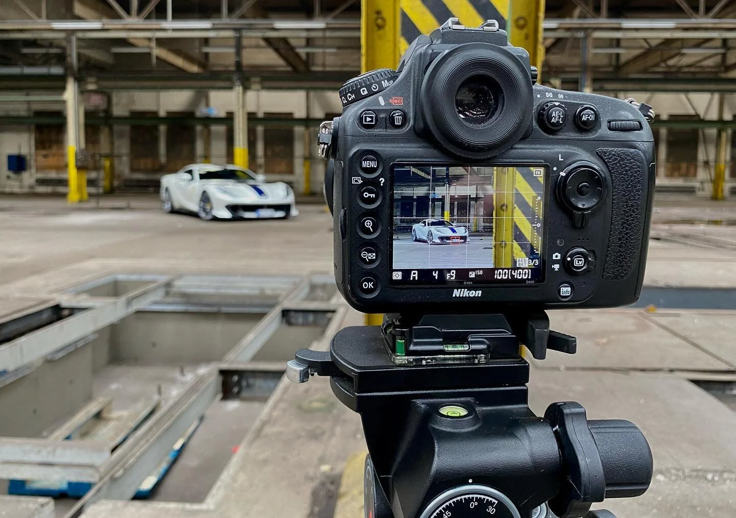 Making-of-Foto eines Ferrari 812 Competizione, fotografiert im Rahmen unseres Fotoshooting-Events in M&uuml;nchen, welches heute und morgen stattfindet.

#automotivephotography #fotoshootingevent #ferrari812competizione #carsofinstagram