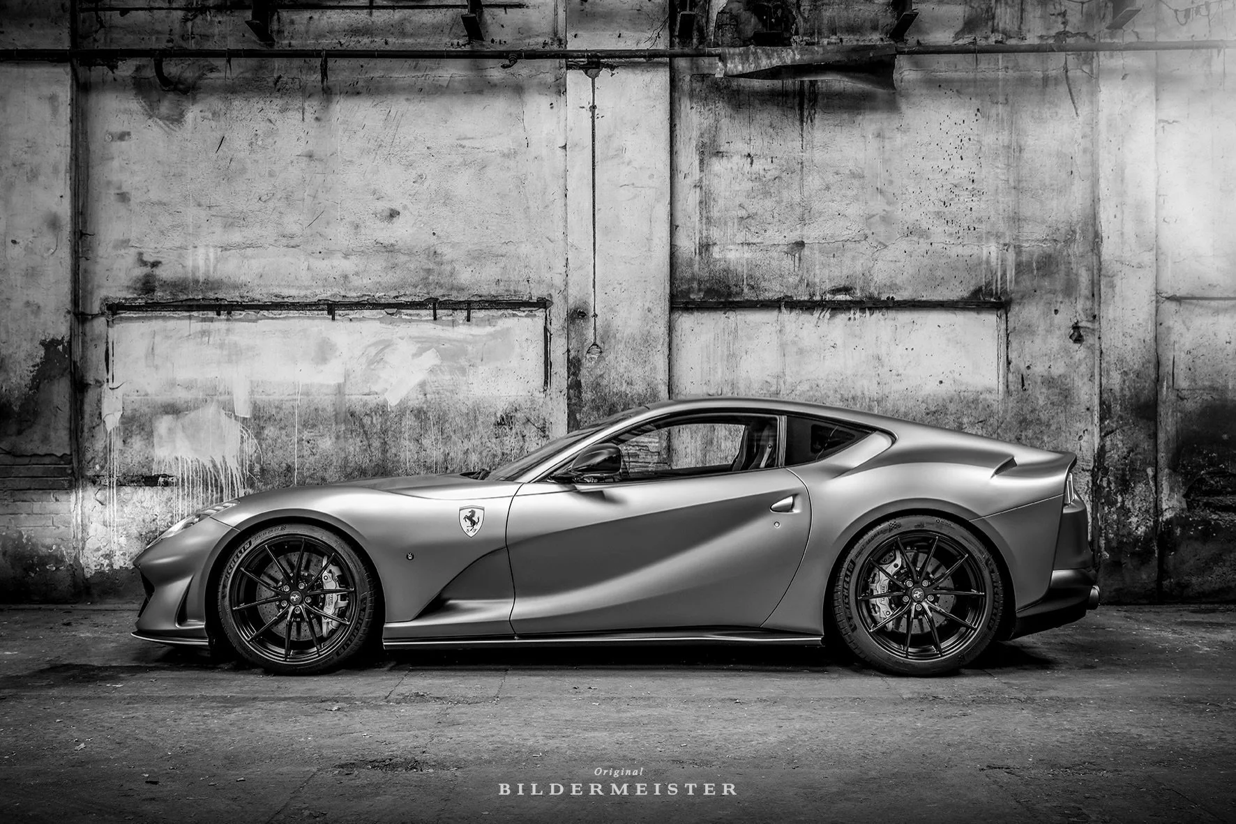 Du w&uuml;nschst Dir auch so ein beeindruckendes Profi-Foto von Deinem eigenen Sportwagen oder Oldtimer? Wir fotografieren ihn im Rahmen eines unserer Fotoshooting-Events in Stuttgart, M&uuml;nchen, Frankfurt/Main, K&ouml;ln, Hamburg, Z&uuml;rich/CH 