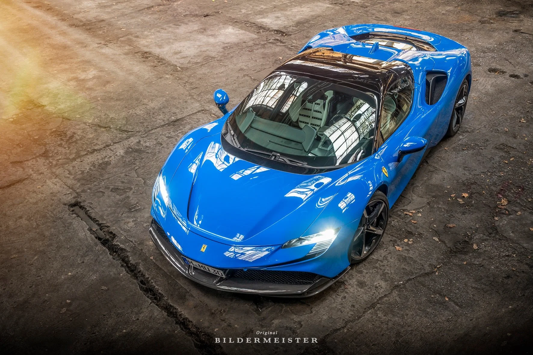 Ferrari SF90 Spider, fotografiert Stuttgart in bei einem unserer Fotoshooting-Events.

Du w&uuml;nschst Dir auch so ein tolles Profi-Foto von Deinem eigenen Auto? Wir fotografieren es  im Rahmen eines unserer Fotoshooting-Events in Stuttgart, M&uuml;