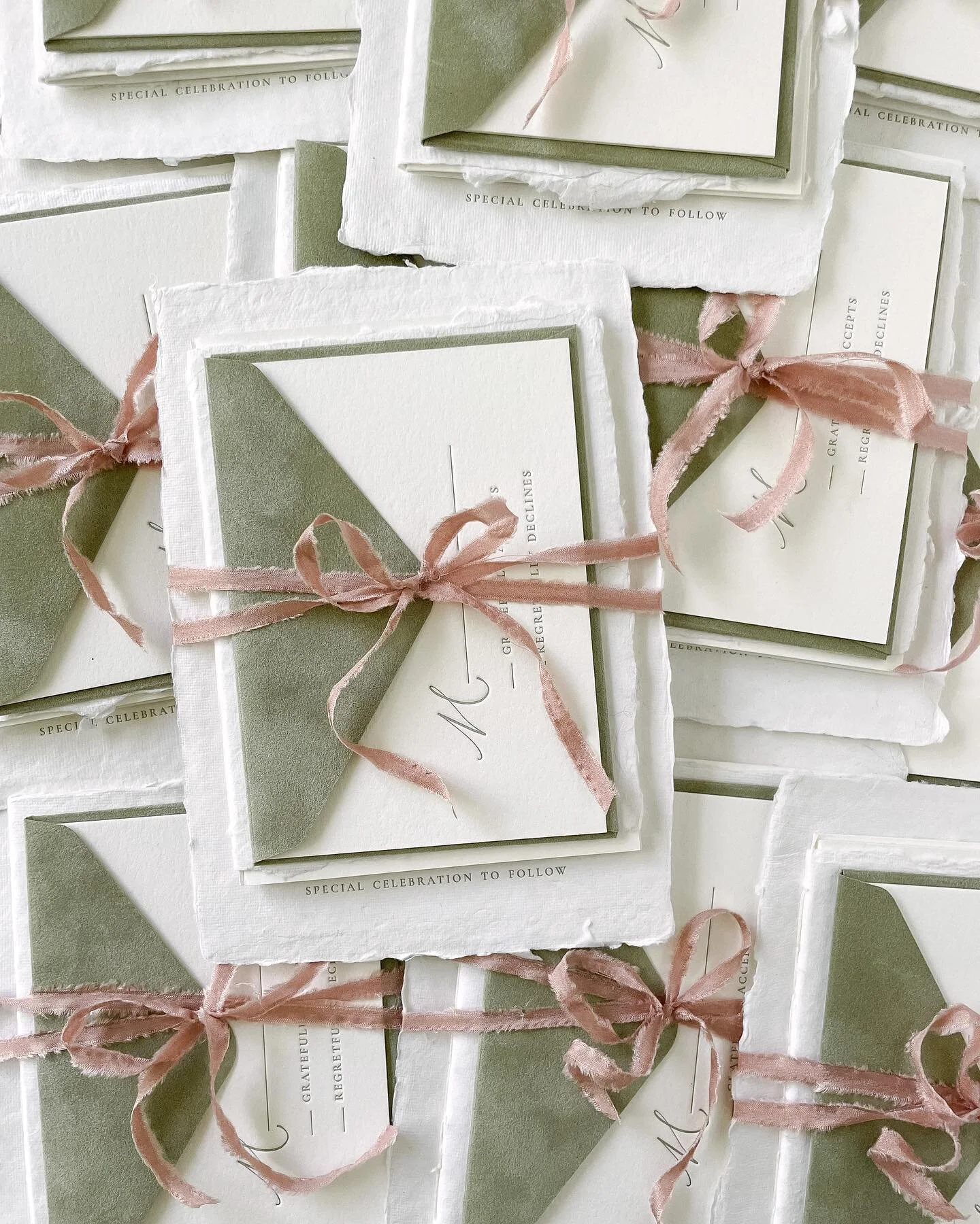 Custom velvet response card envelopes with the daintiest silk ribbon 💌 

#customweddinginvitations #weddinginvitations #pariswedding #luxurywedding #watercolorwedding #calligraphy #letterpress