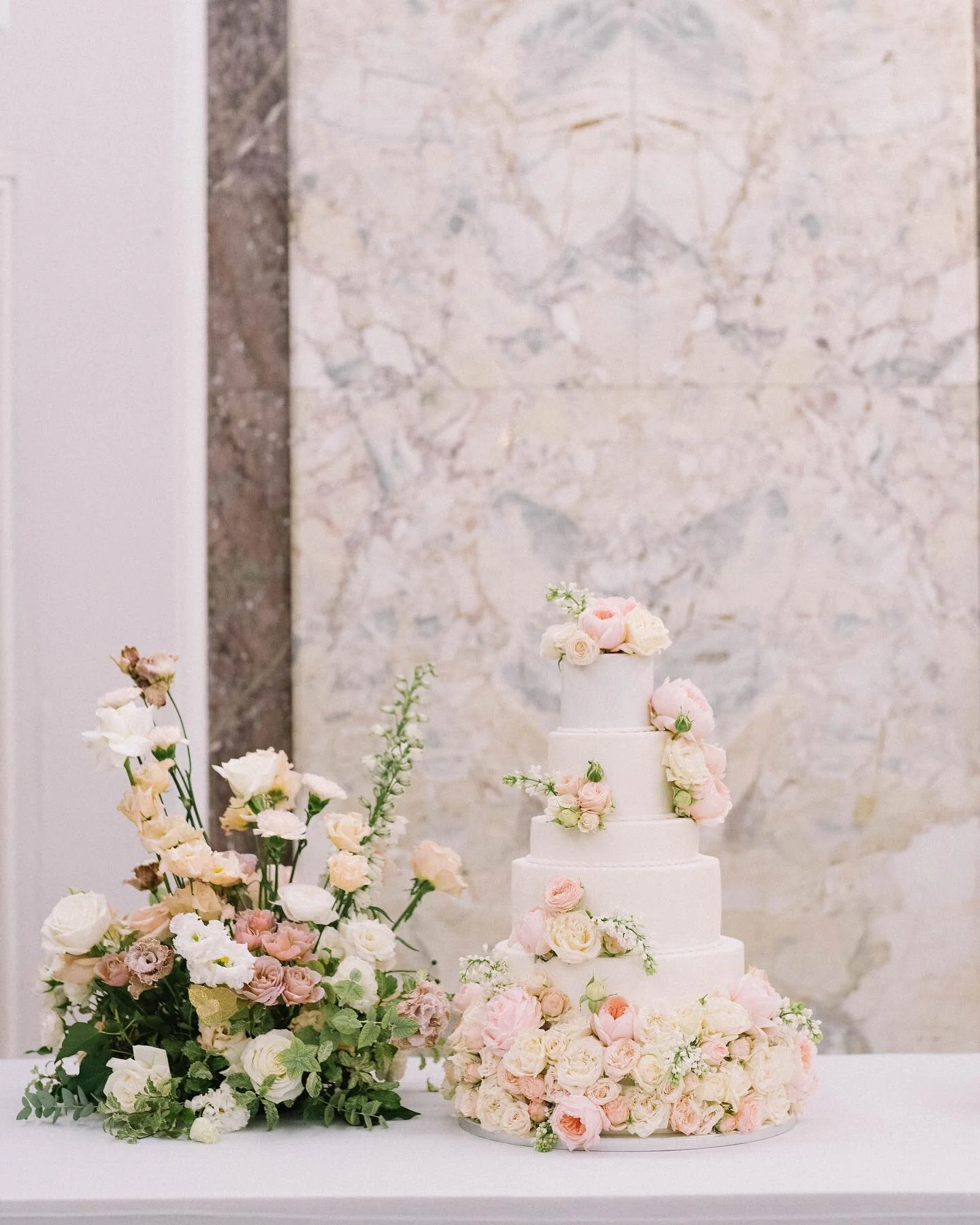 Wedding invitations and details from Tatum &amp; Nick&rsquo;s intimate wedding at Ch&acirc;teau Bouff&eacute;mont in the French countryside ✨

#weddinginvitations #customweddinginvitations #watercolorweddinginvitation #destinationwedding #frenchweddi