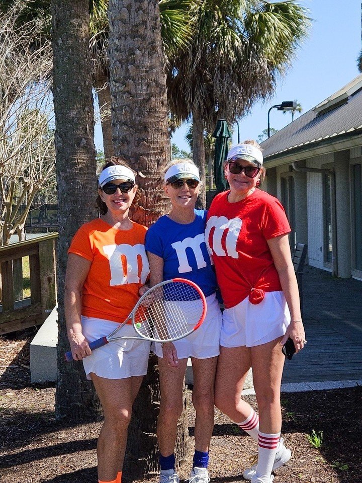 @playtheyardstennis_ Ladies End-of-Season INTERCLUB ROUND ROBIN &amp; LUNCHEON! 🎾⁣
⁣
Join us for a fun day of tennis, fellowship, and delicious food on May 10th from 10a-2p. 👯&zwj;♀️⁣
⁣
Register by emailing tennis@playtheyards.com TODAY.