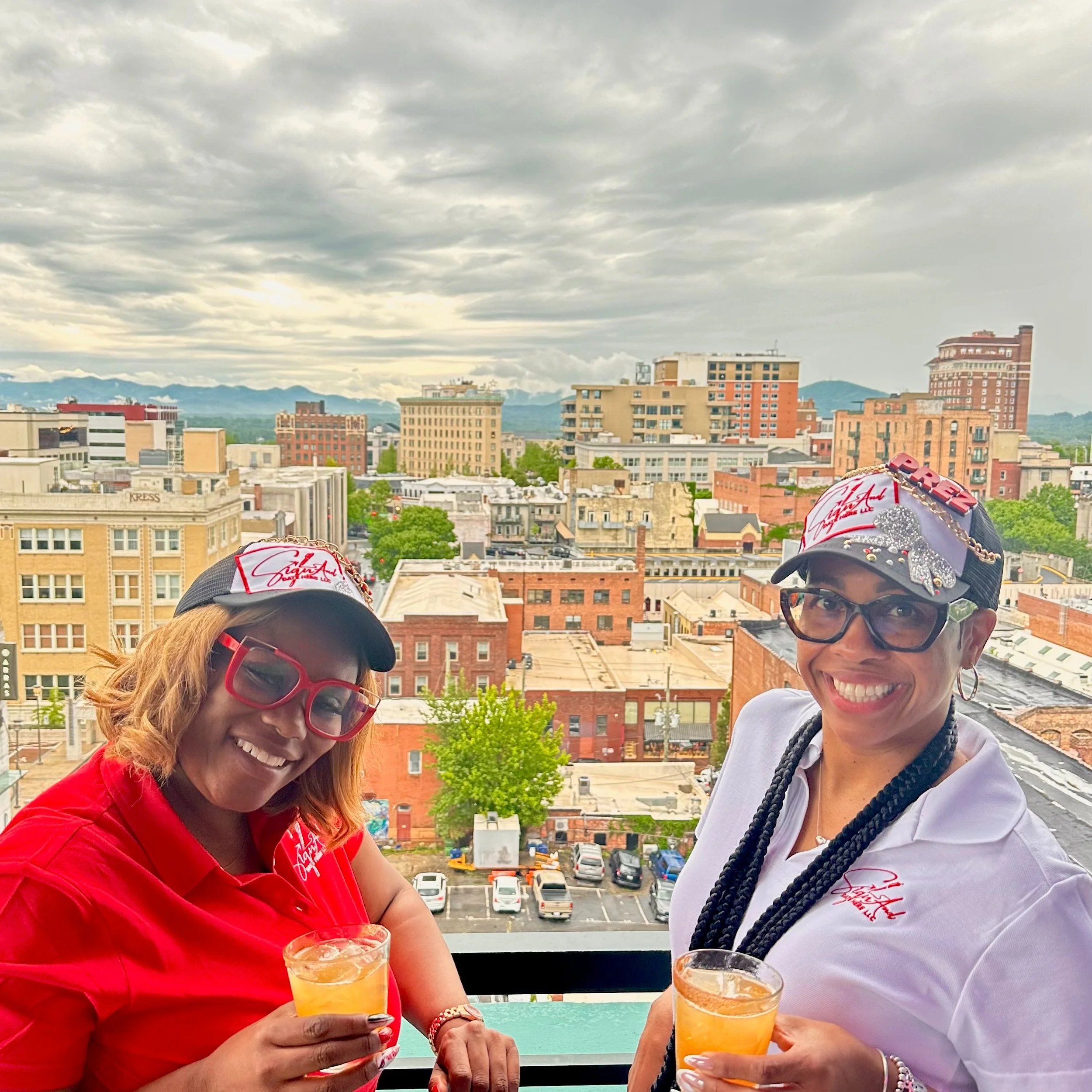 @southernlivingmag recently recognized Asheville as one of the South&rsquo;s top shoulder-season getaways, and we couldn&rsquo;t agree more. There&rsquo;s something special about Asheville this time of year.

From sunny afternoons and vibrant rooftop