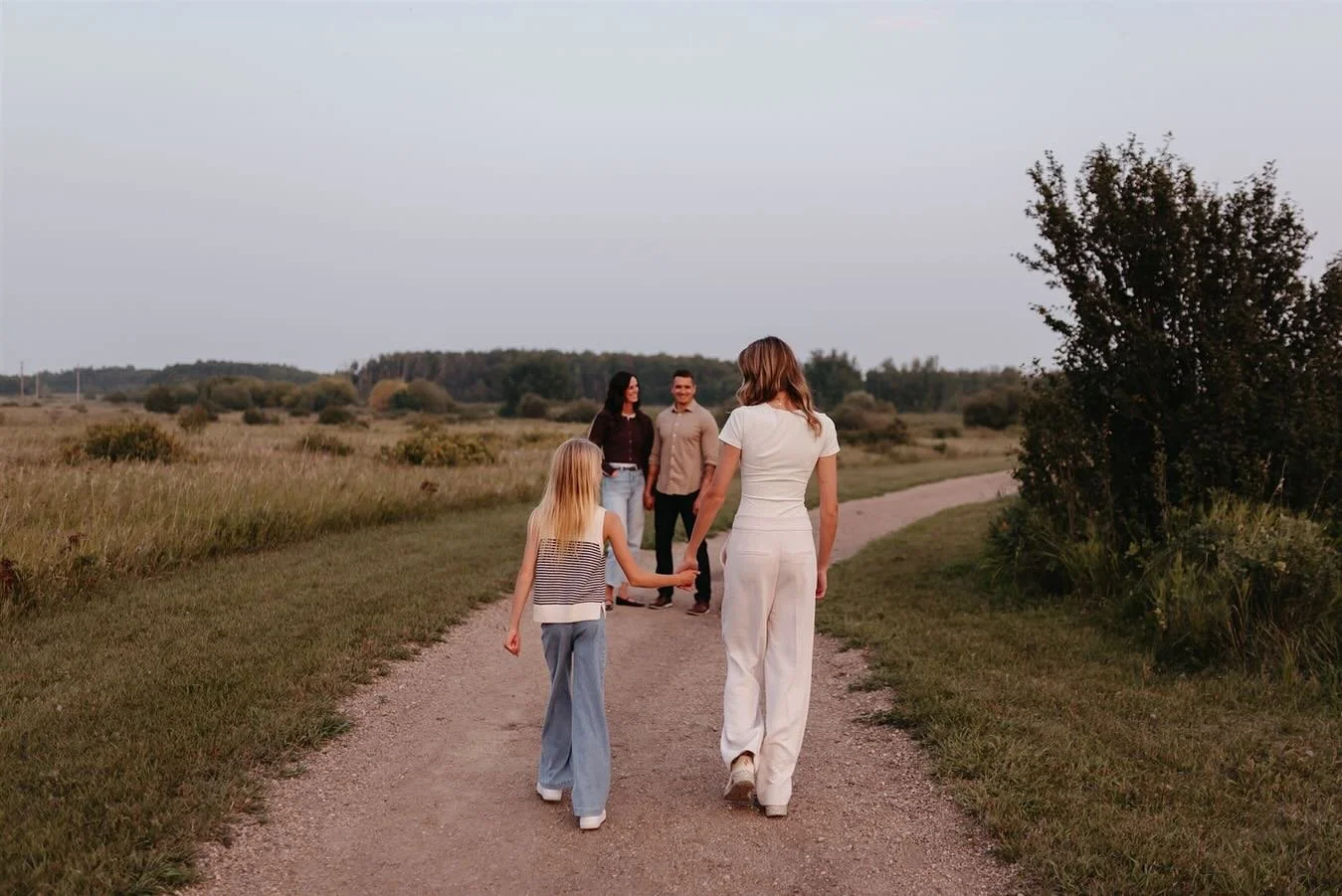 A beautiful golden hour spent with this family. 🧡

Photo sessions as your kiddos get older can feel daunting, but I do my best to make things fun and laid-back for all ages! I&rsquo;ll never have your kids do things that they don&rsquo;t feel like d