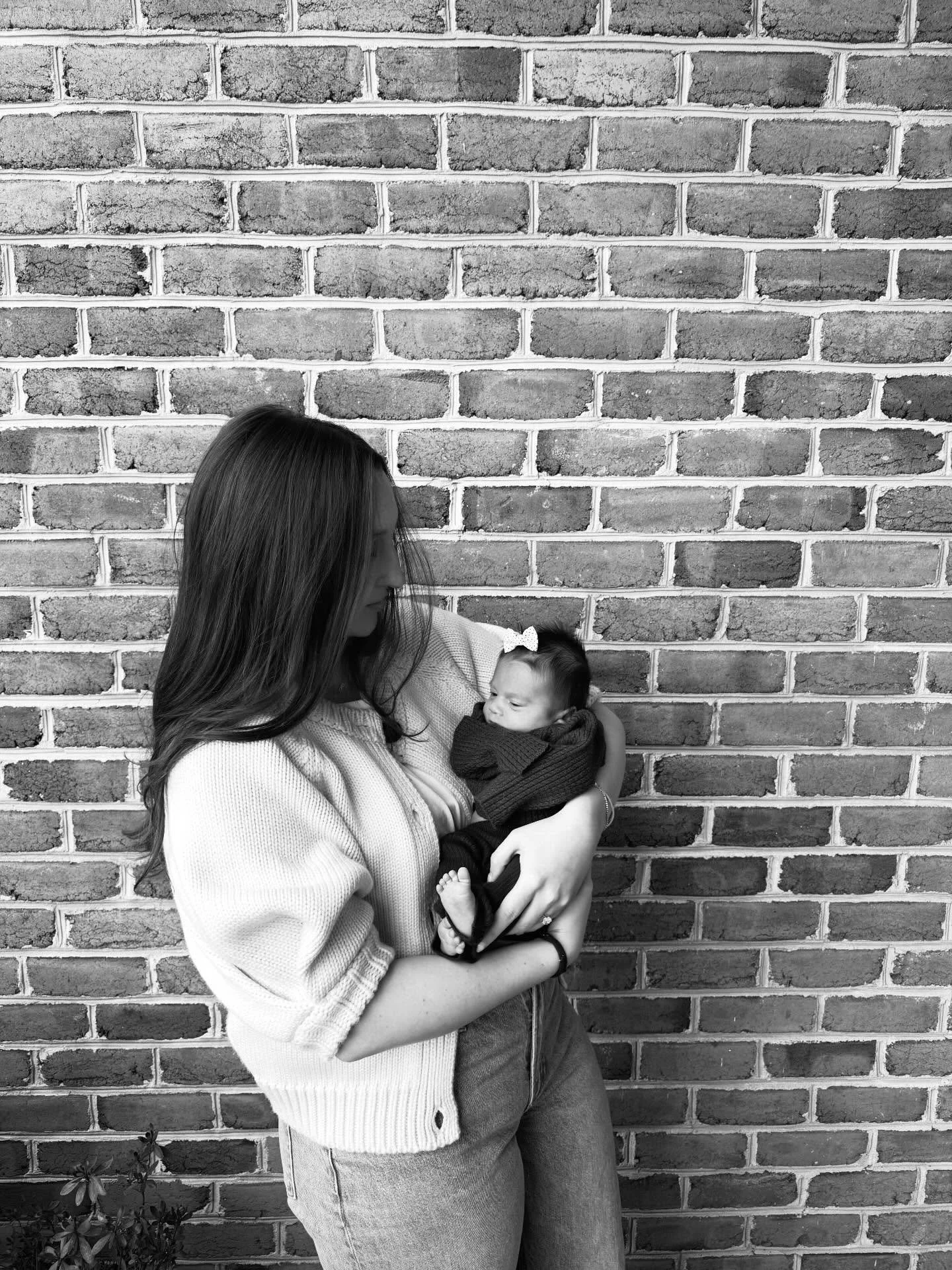 Feeling extremely lucky to be a mom and still doing what I love - designing beautiful homes for the best clients 🖤