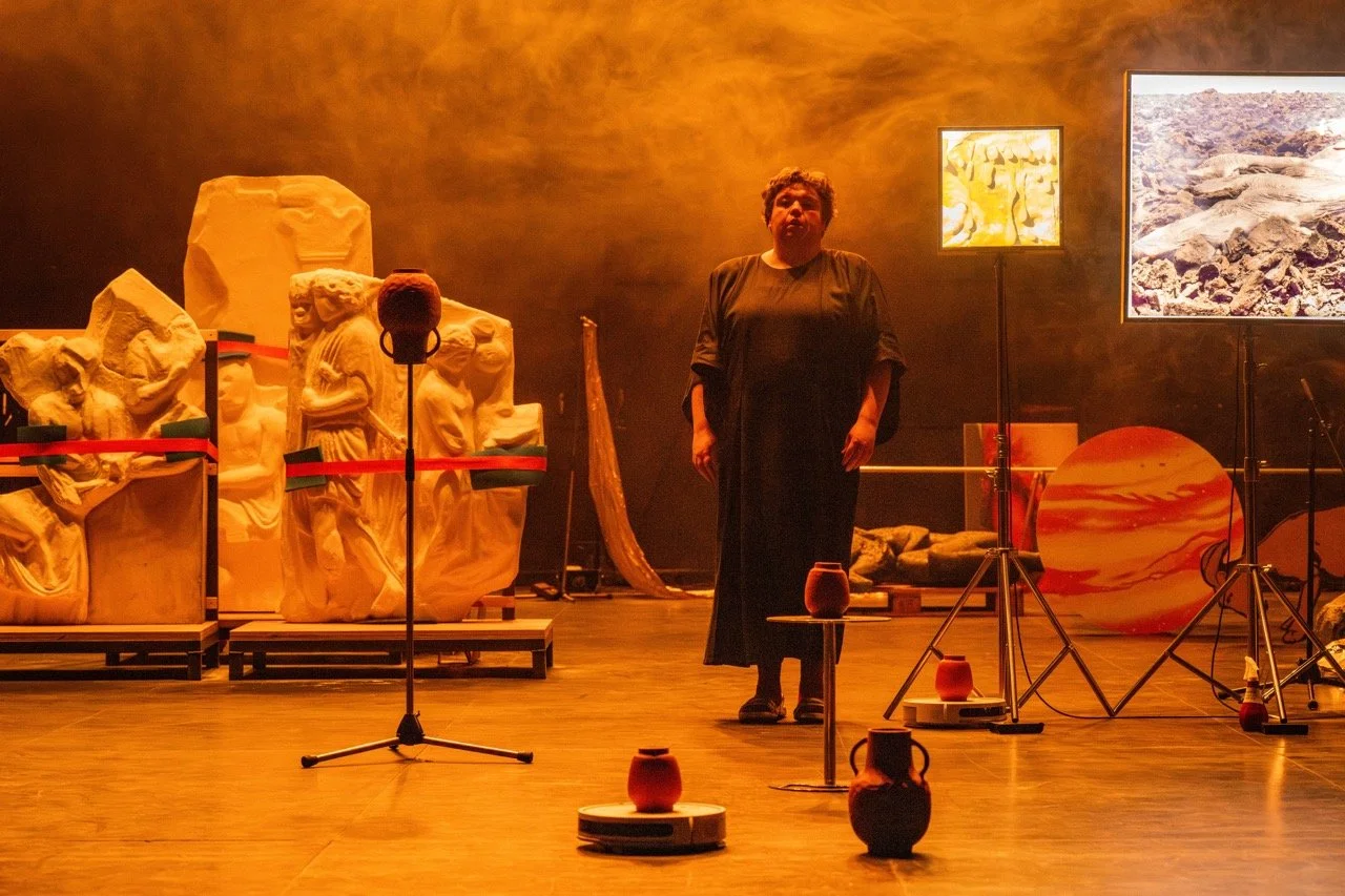 Mantike, Toneelhuis productie.