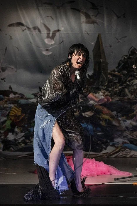 Truth or Dare, Britney or Goofy, Nacht und Nebel, Jesus Christ or Superstar