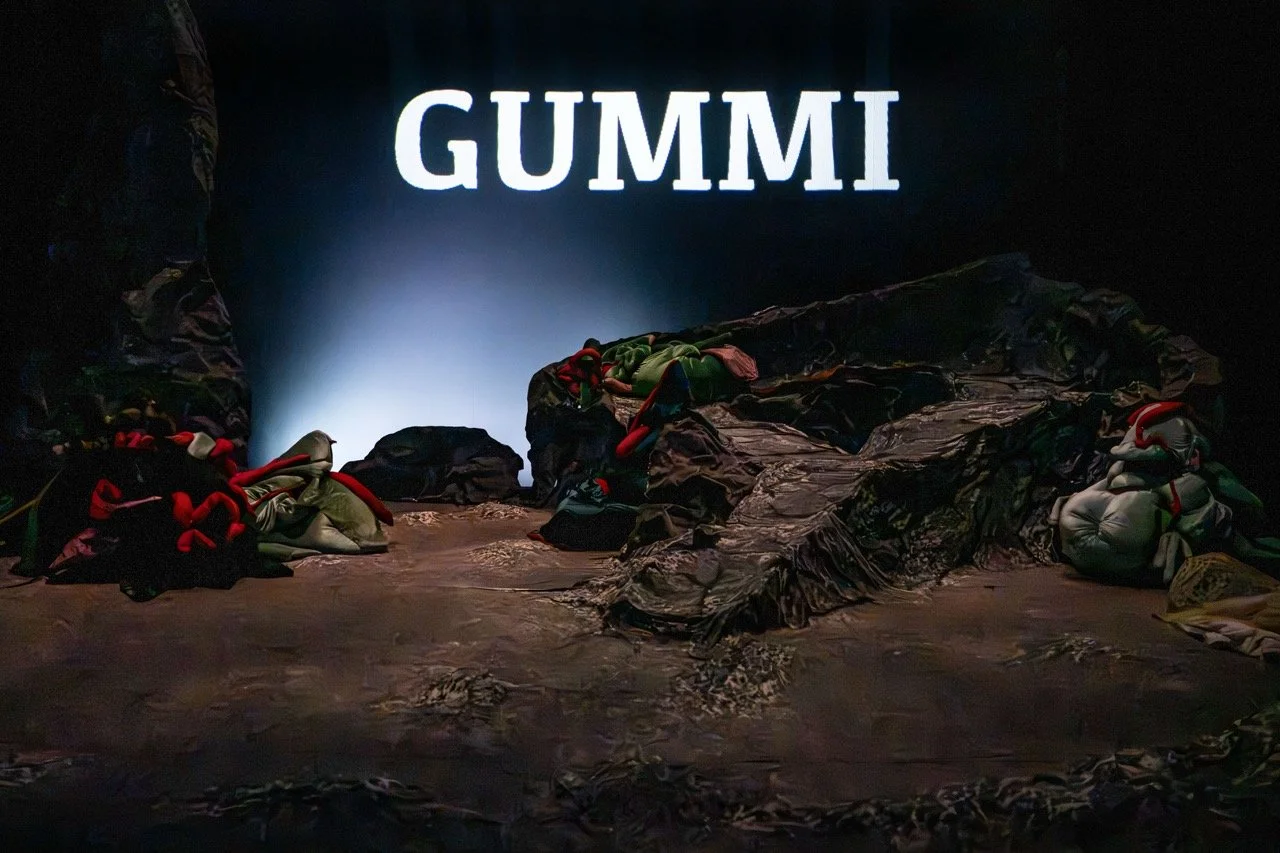 GUMMI, Bronks productie.